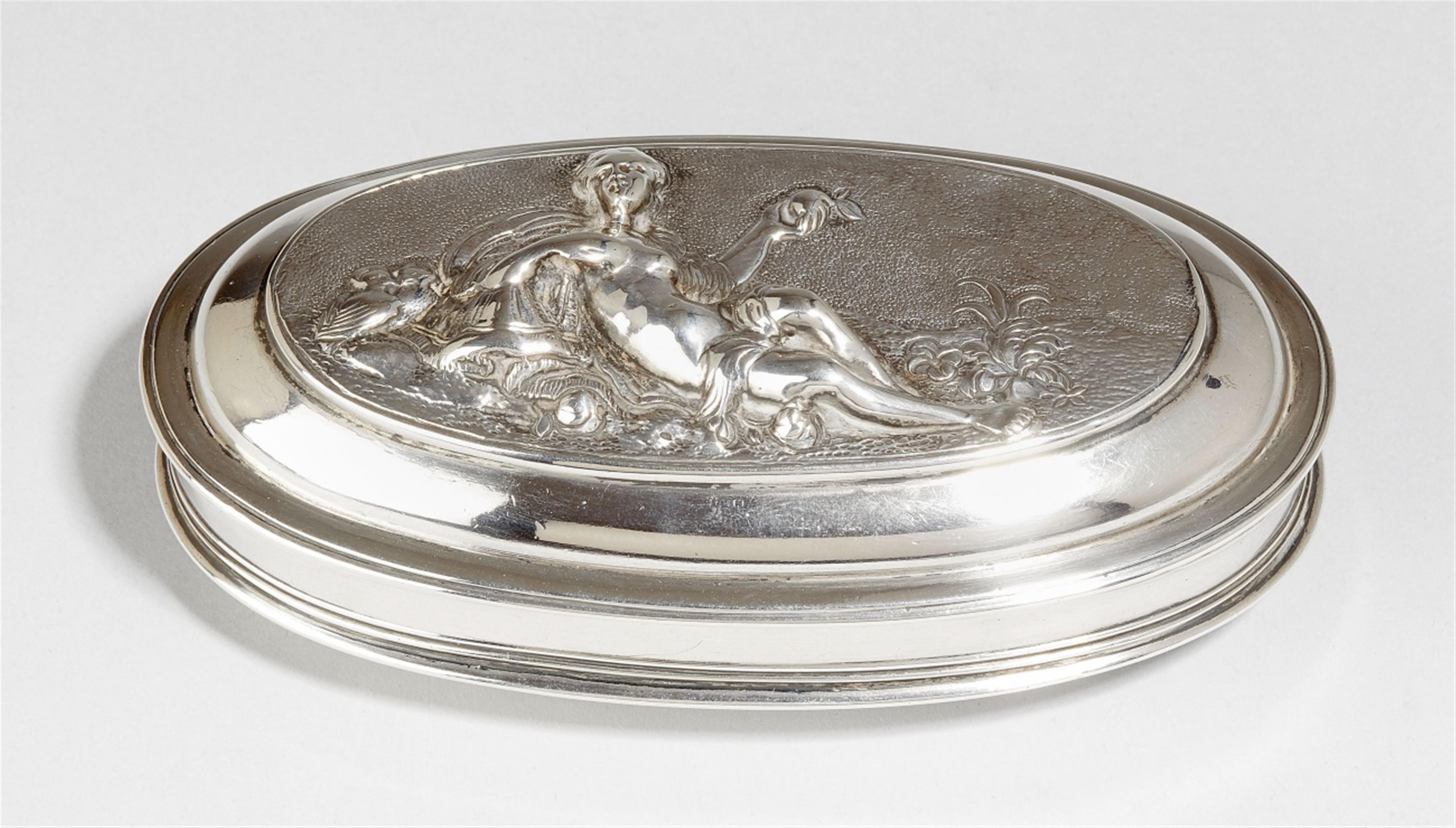 An Amsterdam silver snuff-box. Marks of Cornelis van der Hoeff, ca. 1750. - image-1