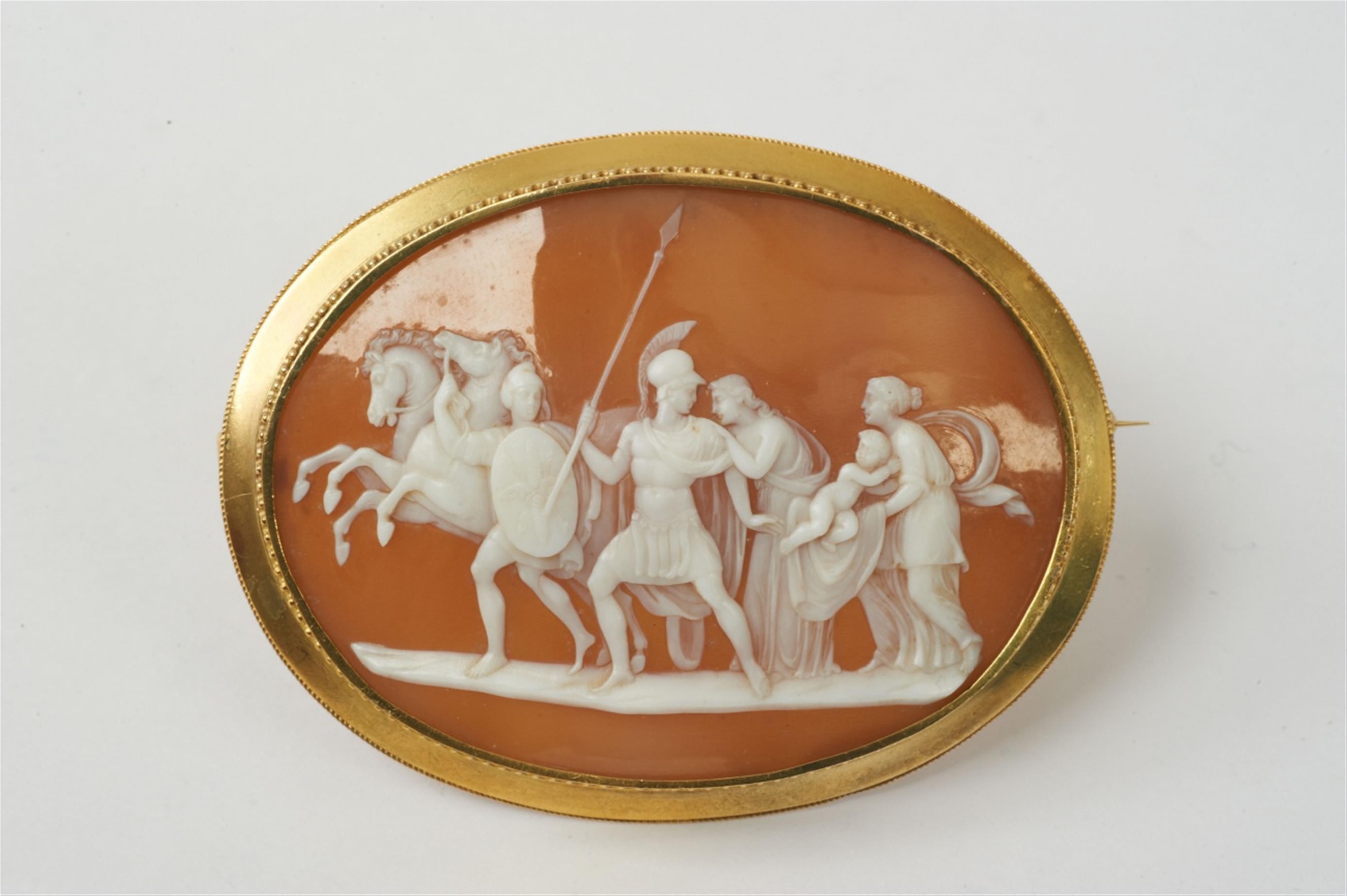 A Dutch 14k gold brooch with an Italian shell cameo - image-1