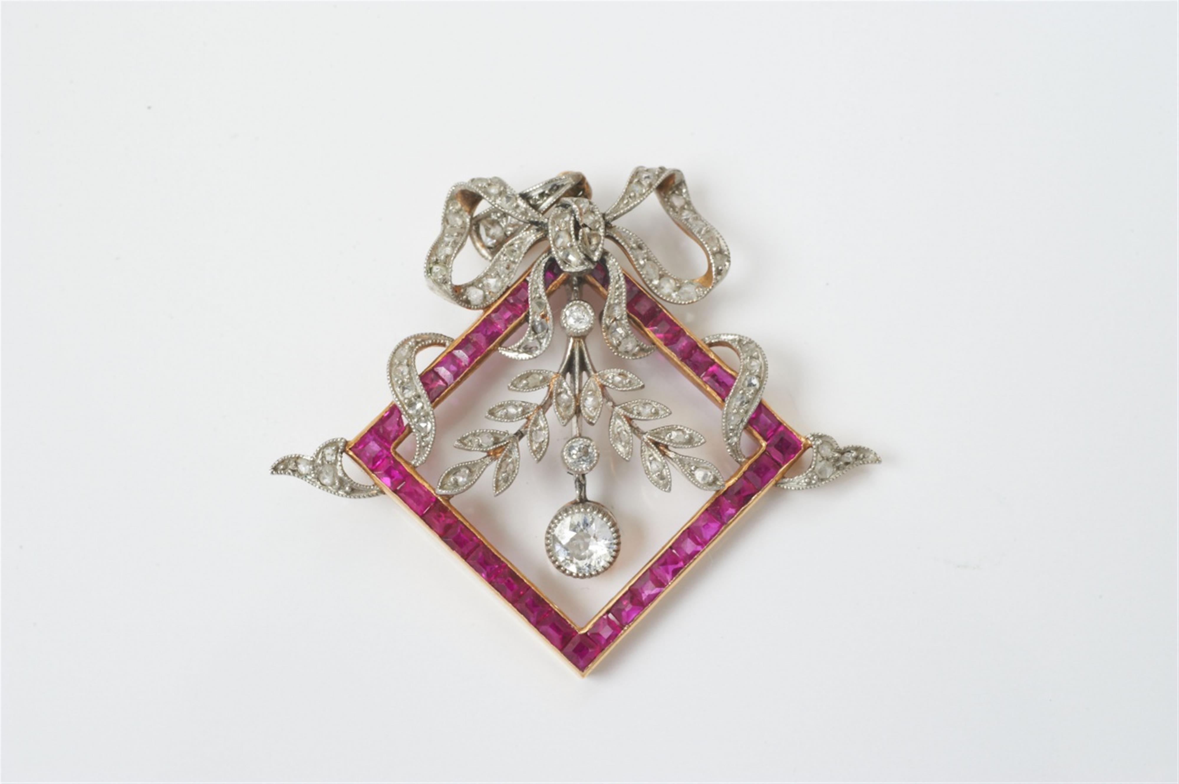 A 18k gold, platinum, diamond and ruby Belle Epoque pendant - image-1