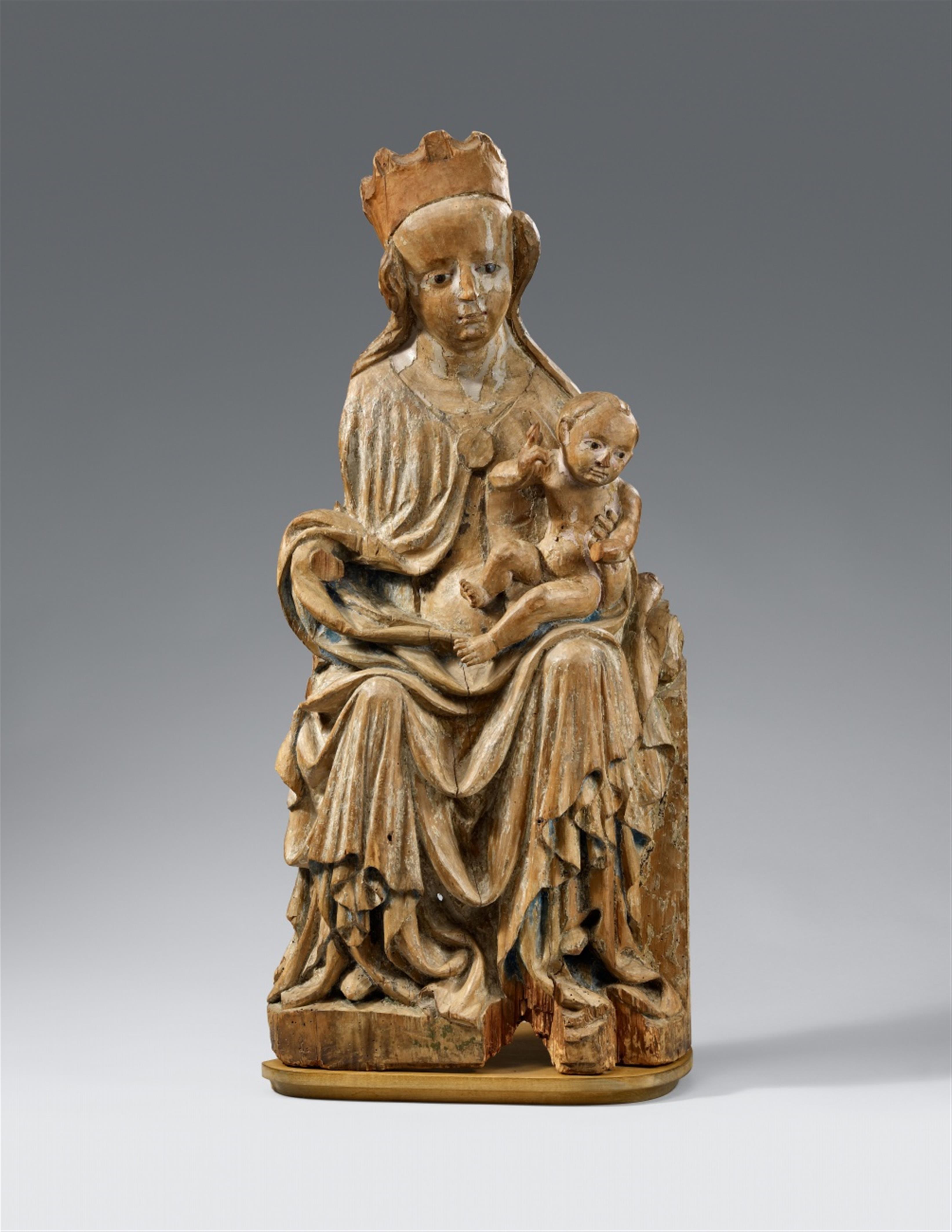 Ostdeutsch circa 1370/1380 - An East German limewood figure of the Virgin Enthroned, circa 1370/1380 - image-1