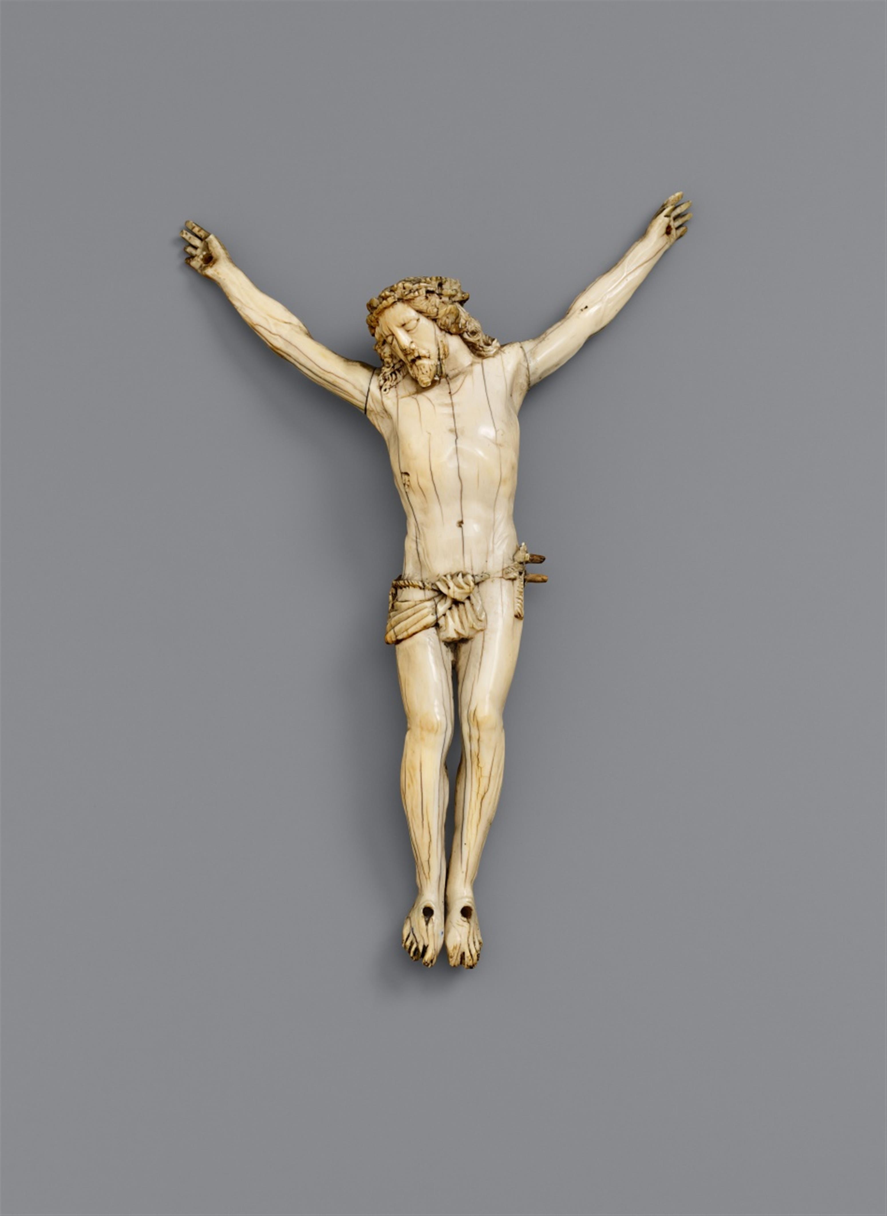 Probably Flemish 2nd half 17th century - A probably Flemish carved ivory Corpus Christi, second half 17th century - image-1