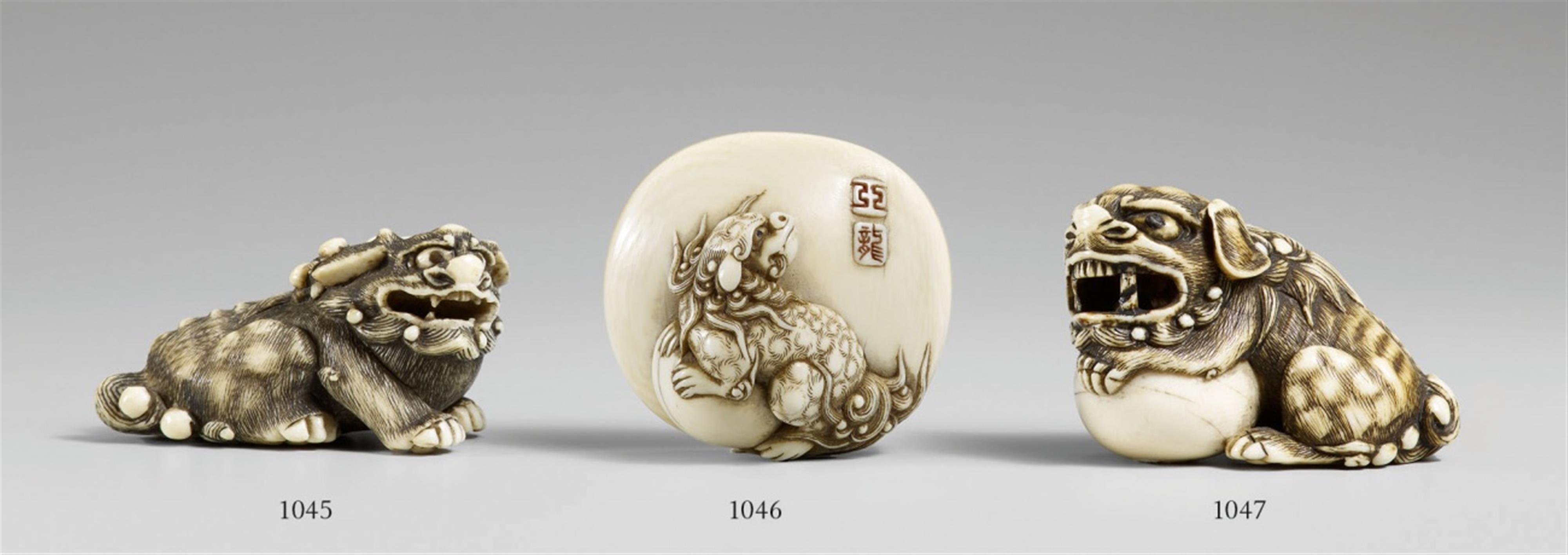 An ivory netsuke of shishi. Late 18th century - image-1