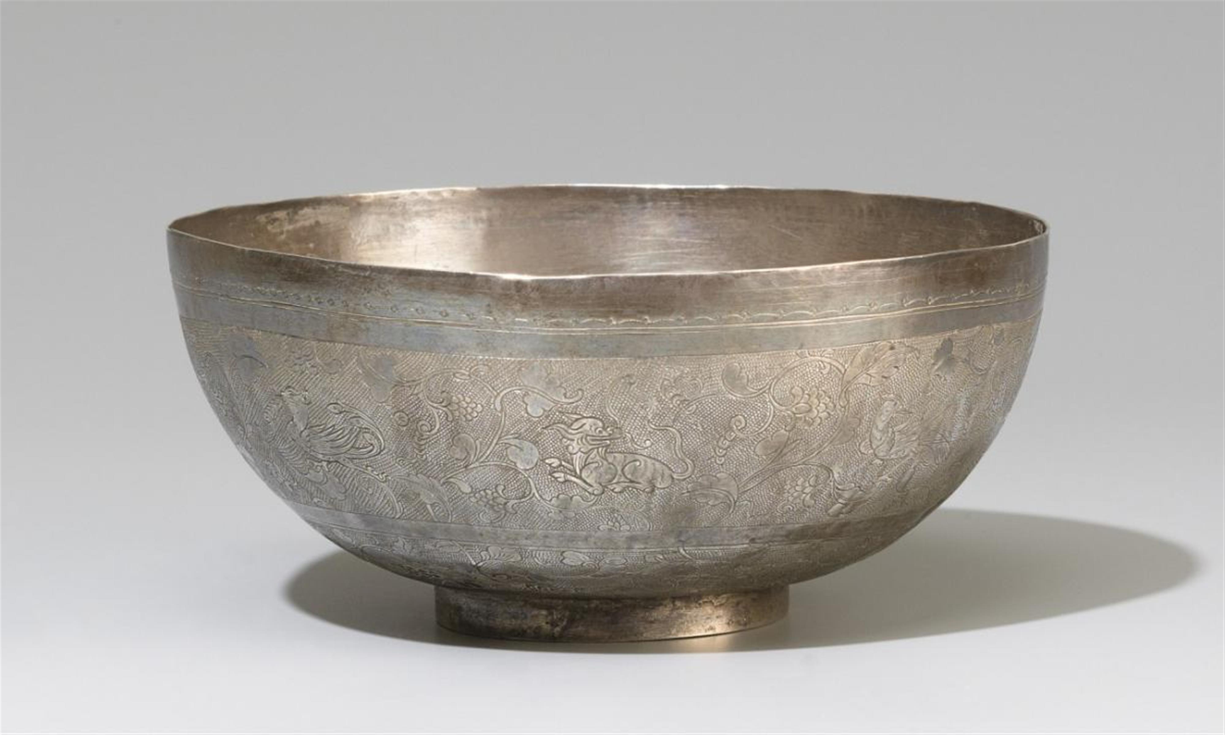 A silver bowl. Late Tang dynasty - image-1