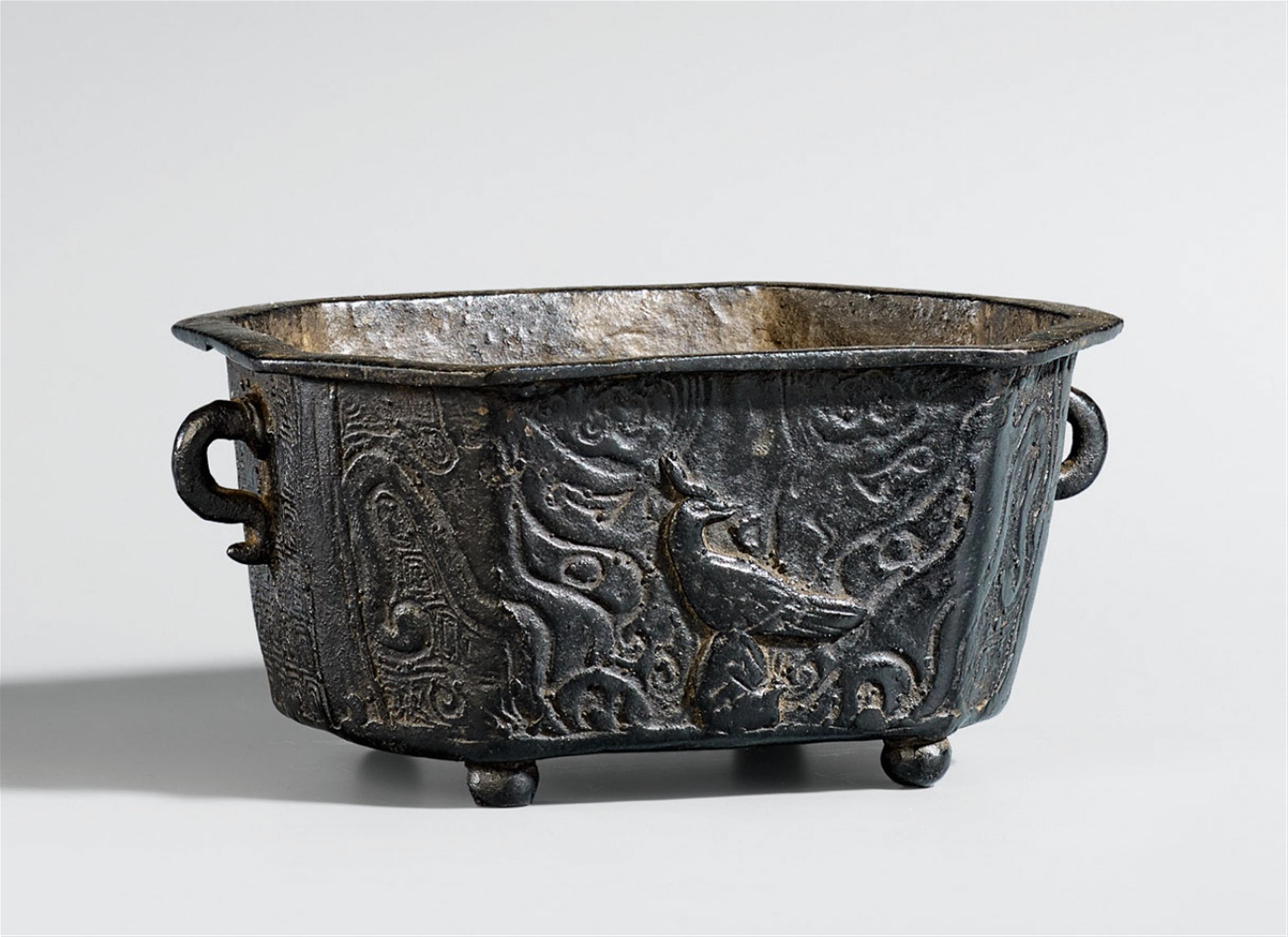 A rare bronze incense burner. Yuan dynasty, 13th/14th century - image-1