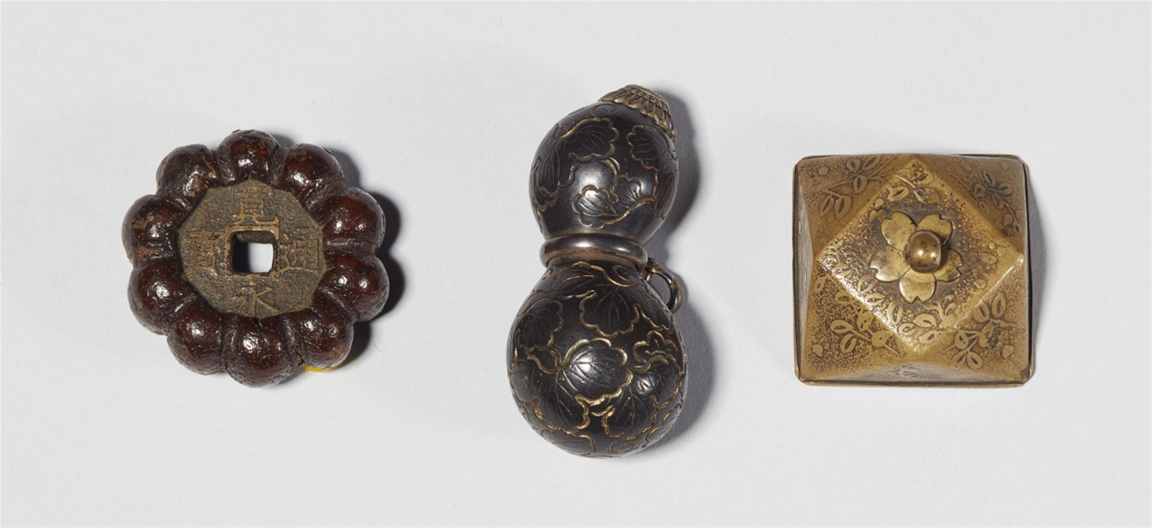 Three metal netsuke. 19th century - image-1