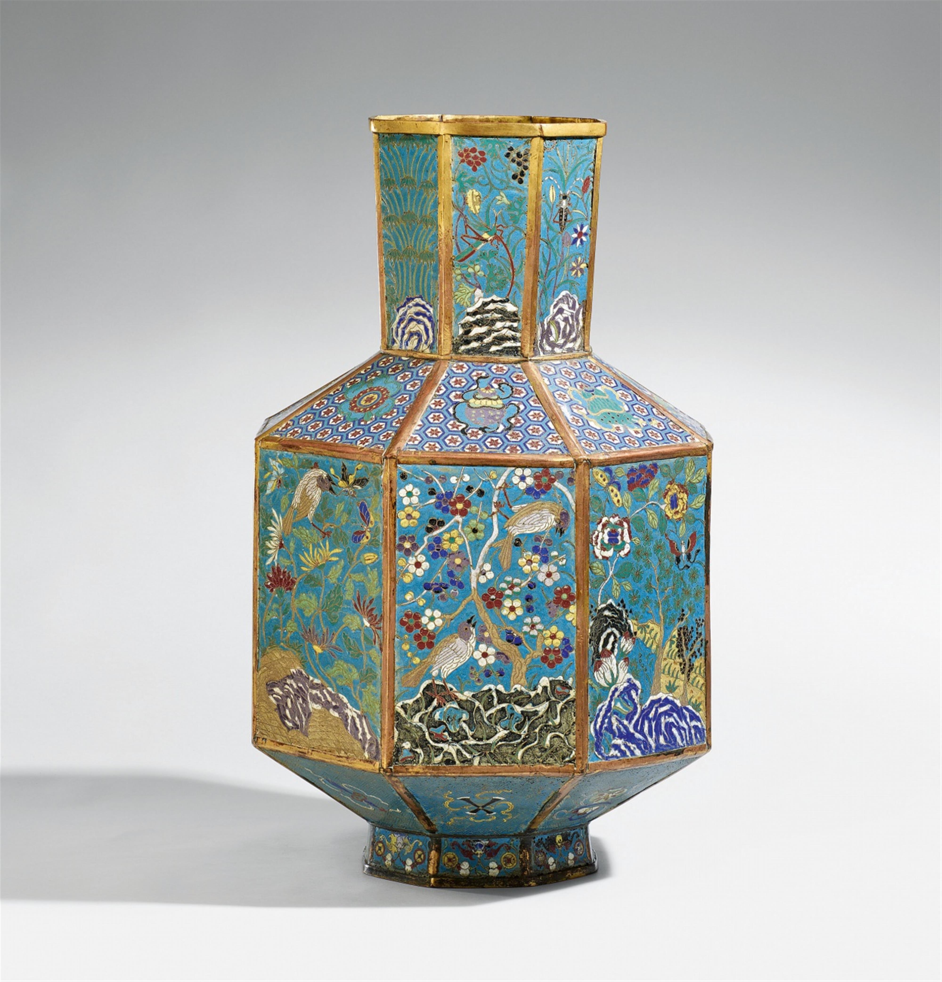 An unusually large octogonal cloisonné enamel vase. Late 18th/19th century - image-1