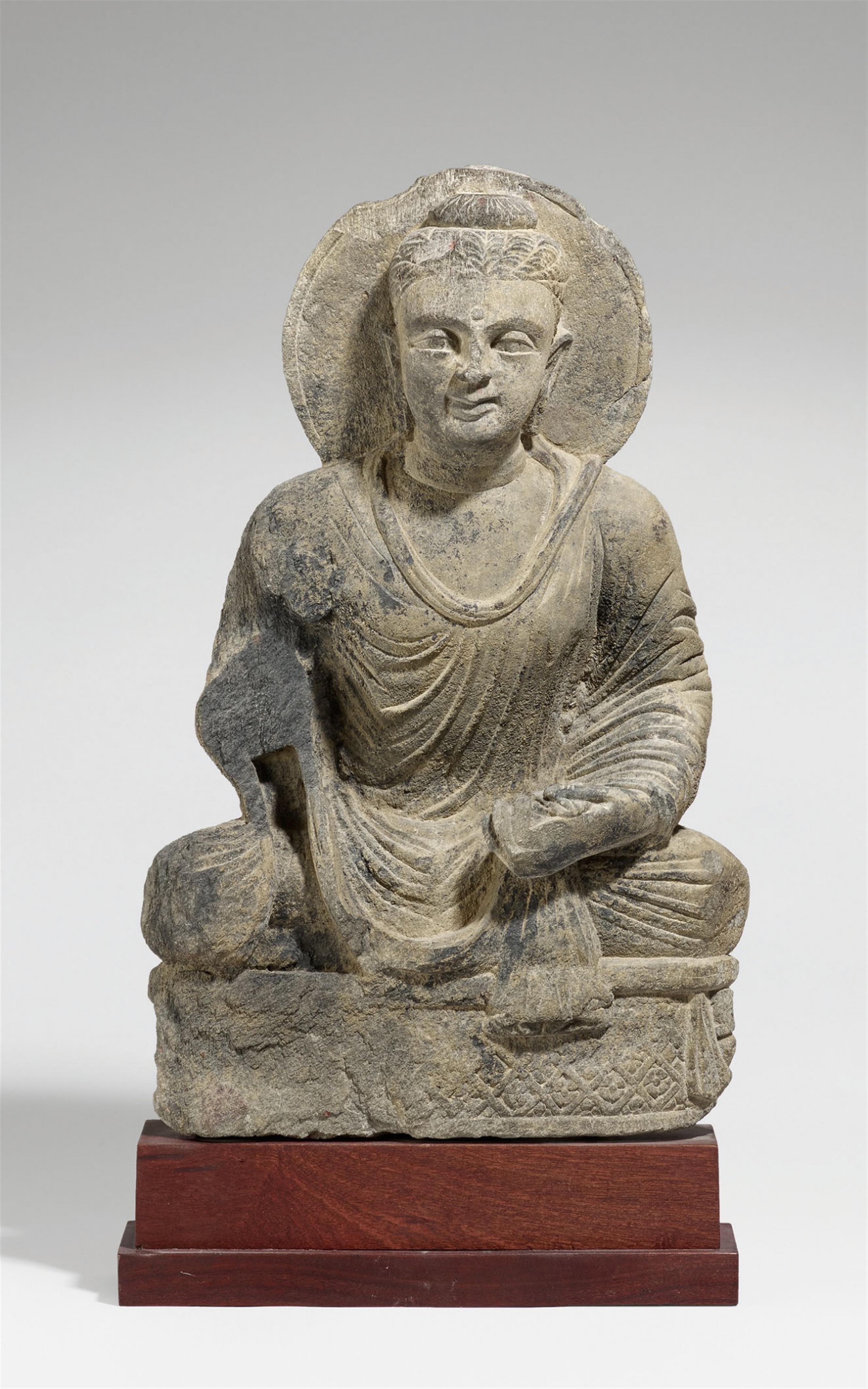 A Gandhara grey schist figure of Buddha. Probably 3rd century - image-1