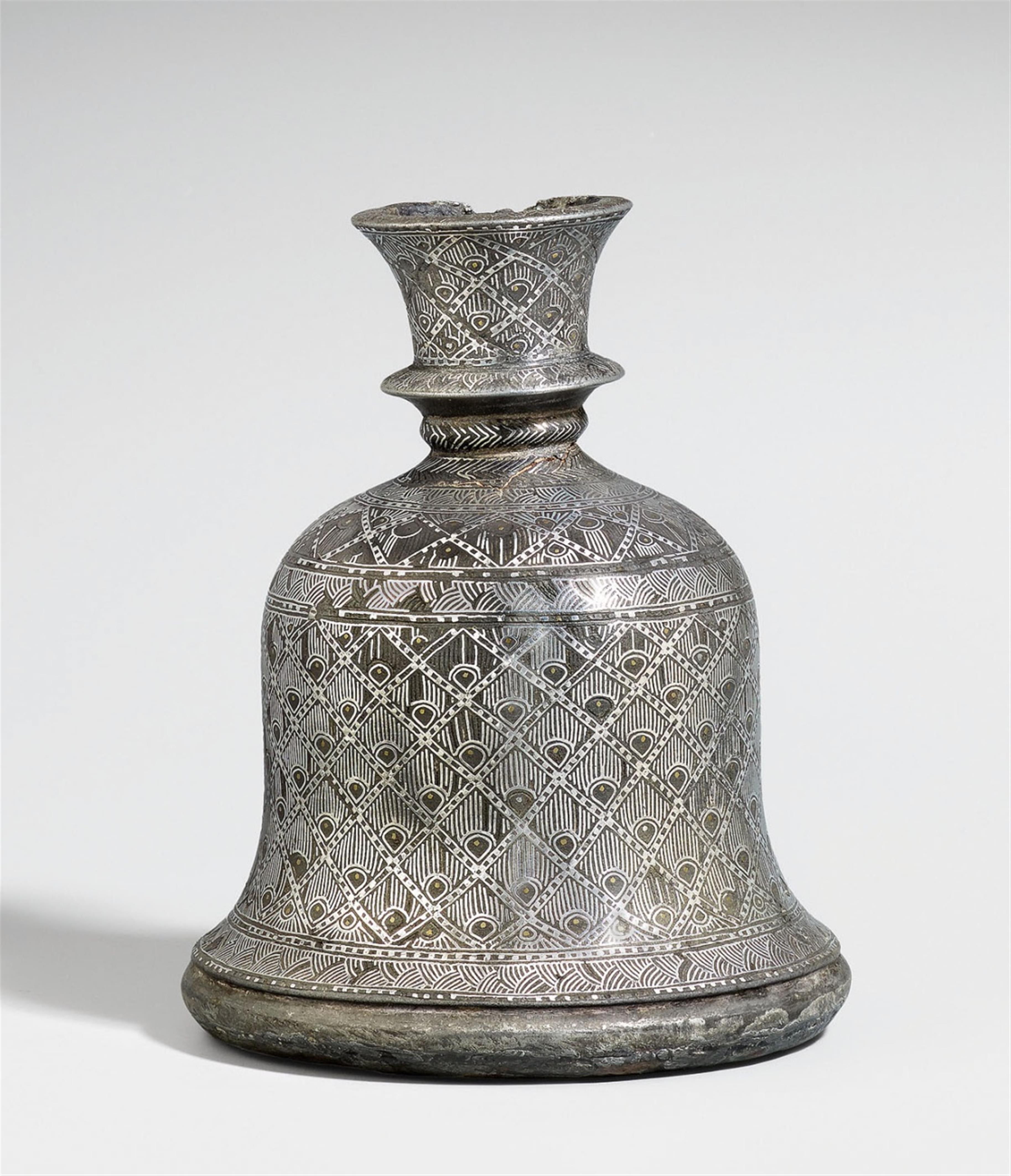 A Bidri huqqua base. Central India, Bidar. Late18th century - image-1