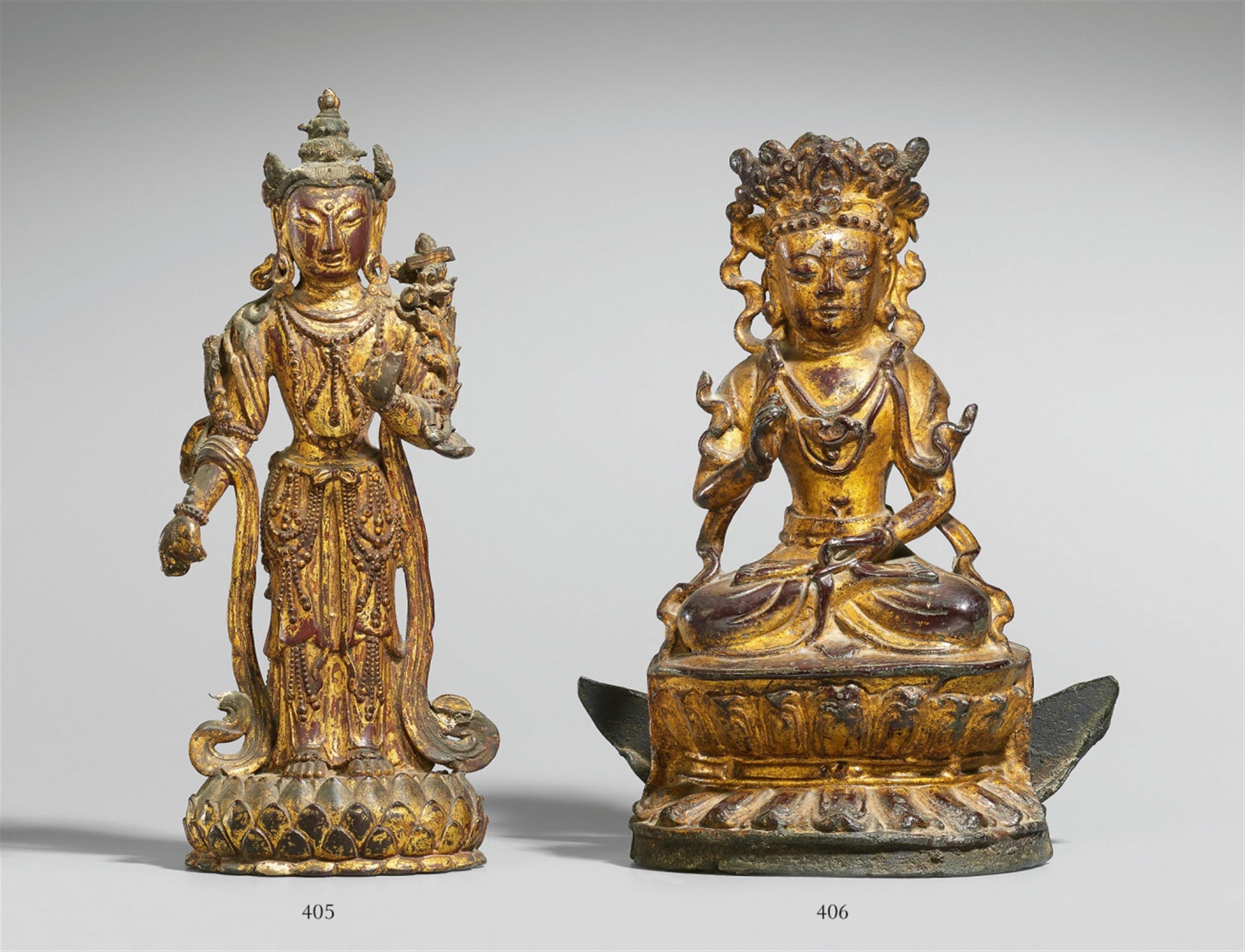 A lacquered and gilded bronze figure of Guanyin. 16th/17th century - image-1