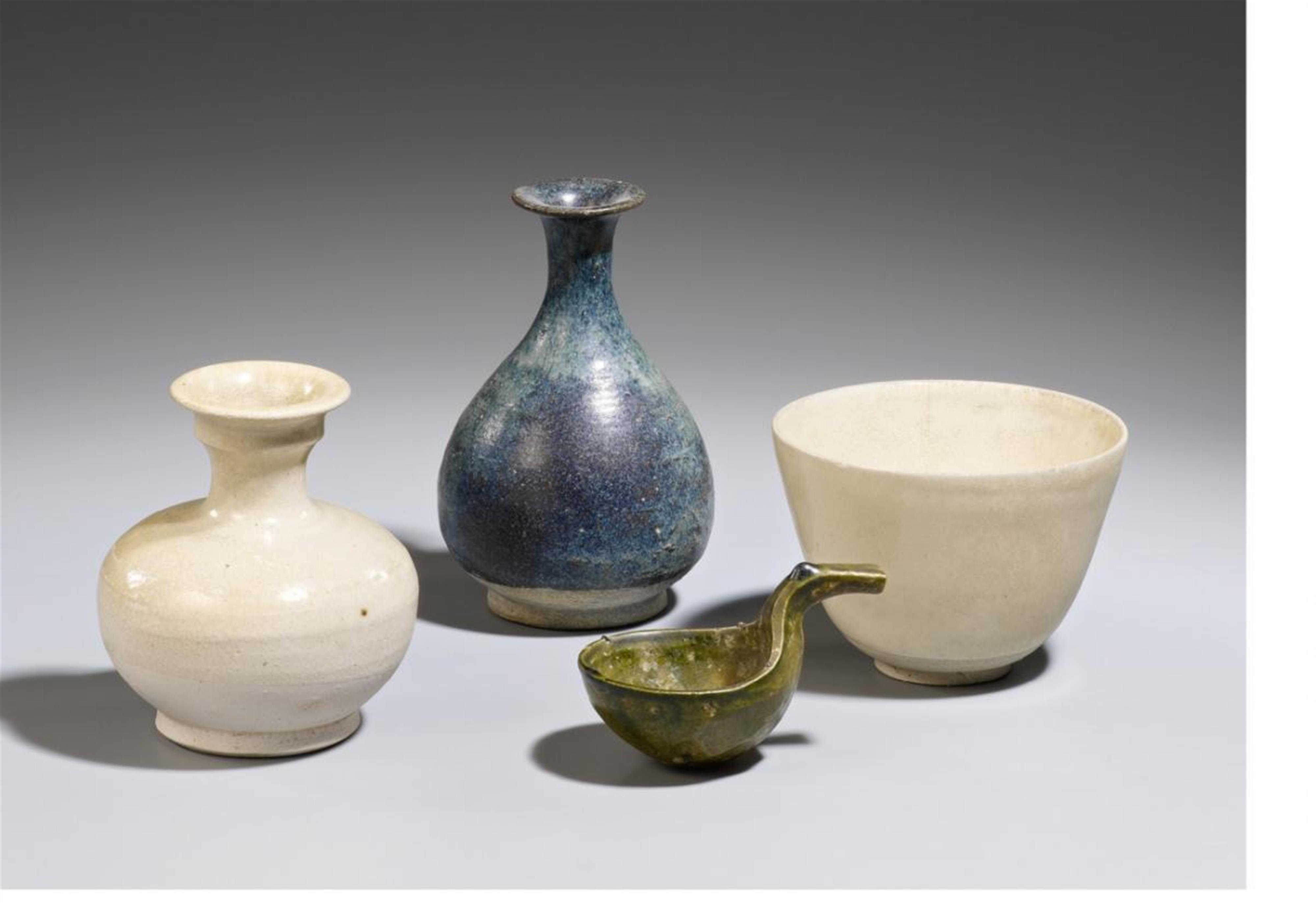 A pottery bottle, an U-shaped cup, a vase and an earthenware ladle. Tang and Han dynasty - image-1