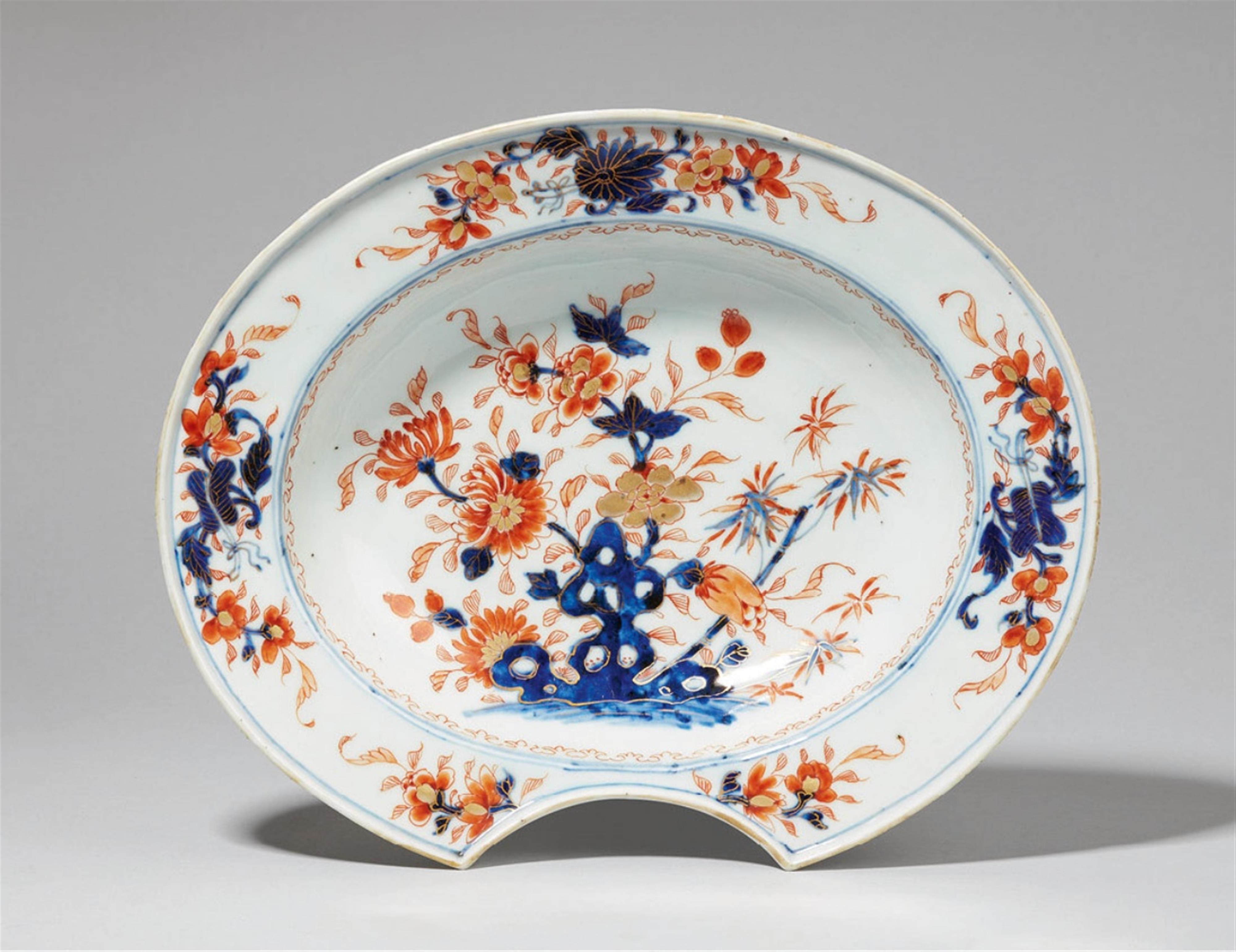 Chinesische Imari-Barbierschüssel. Kangxi-Periode (1662-1722) - image-1