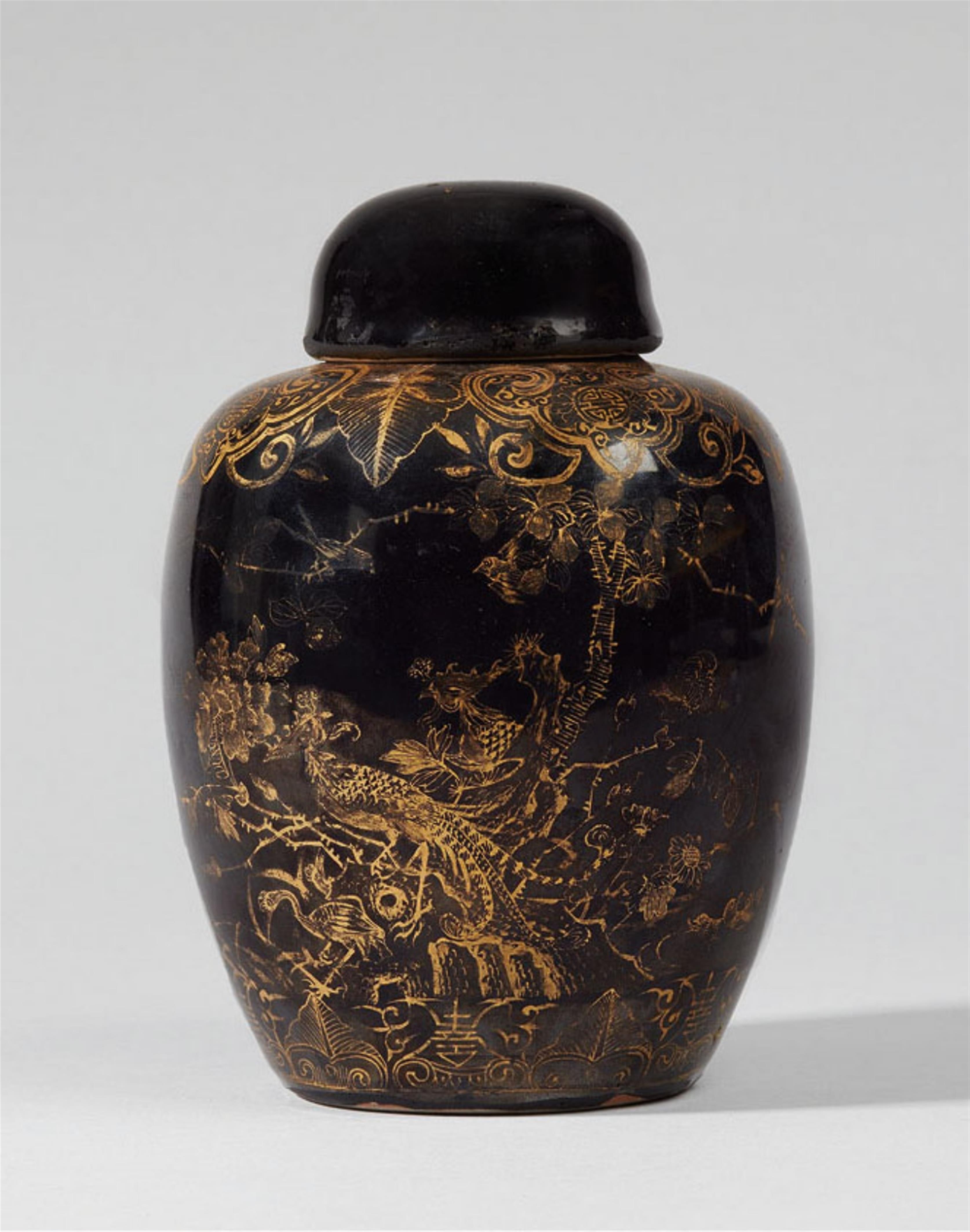 A small mirror-black and gilt ginger jar. 19th century - image-1