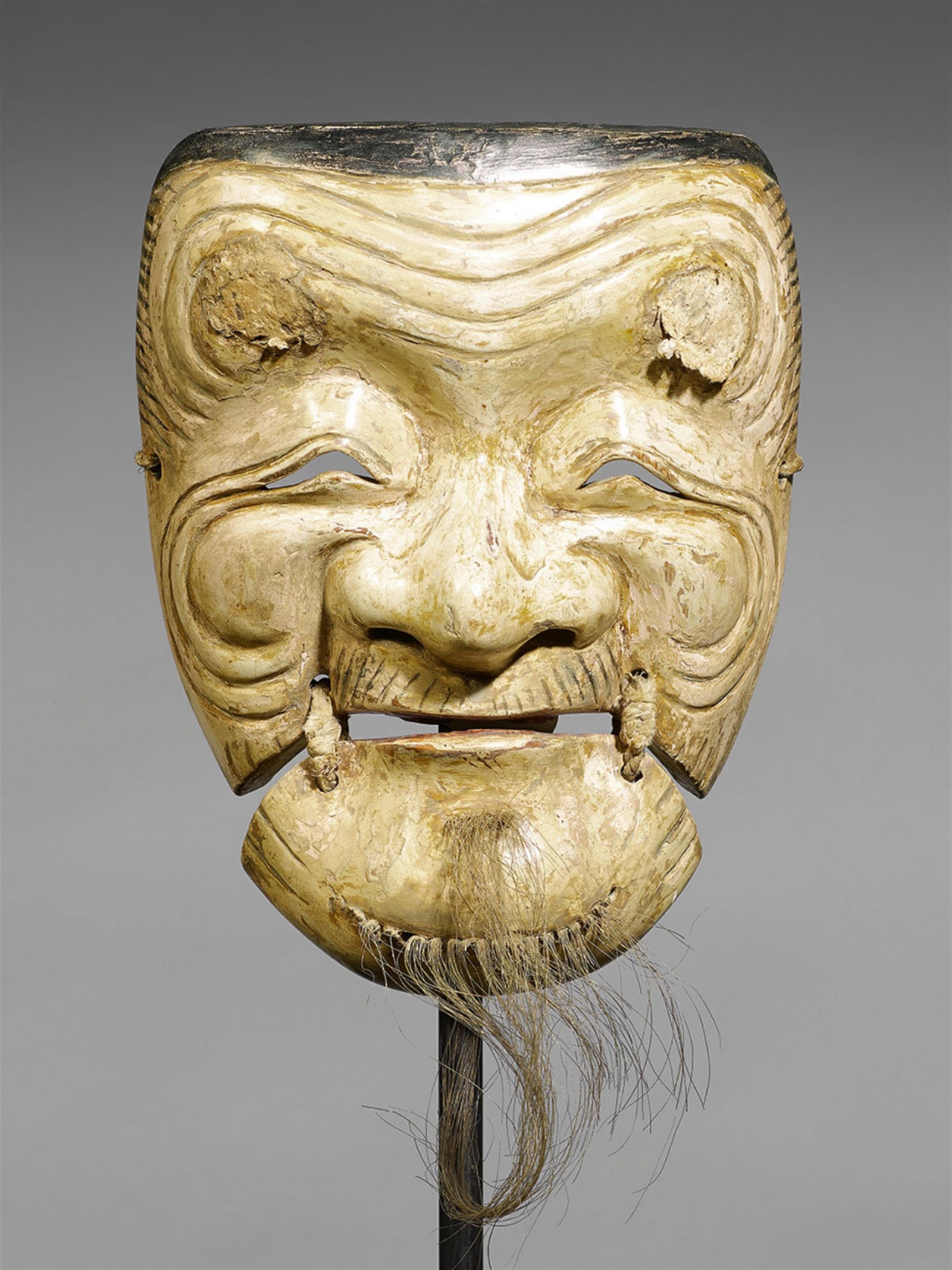 A polychromed wood Okina mask. 19th century - image-1