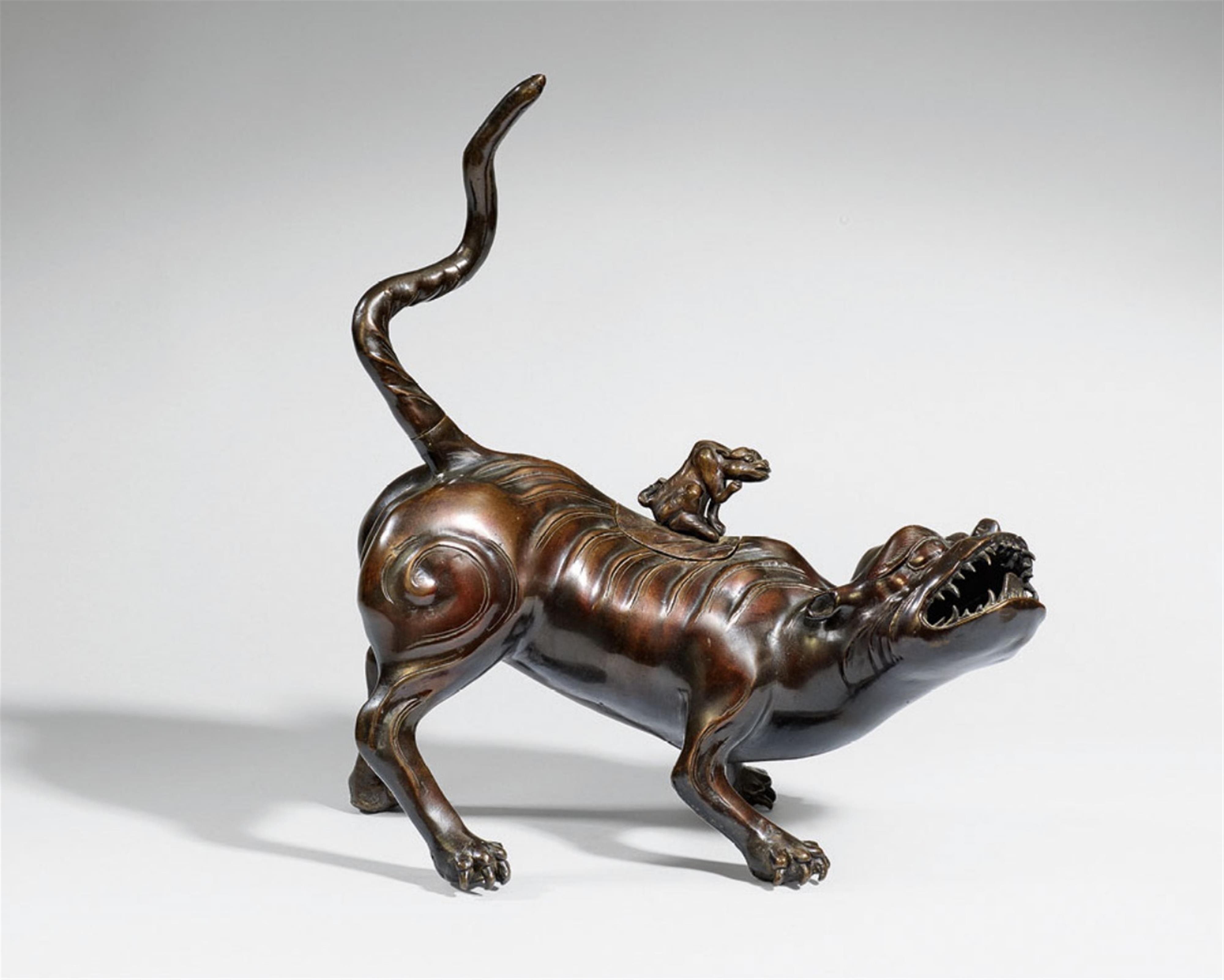 A bronze incense burner. 19th century - image-1