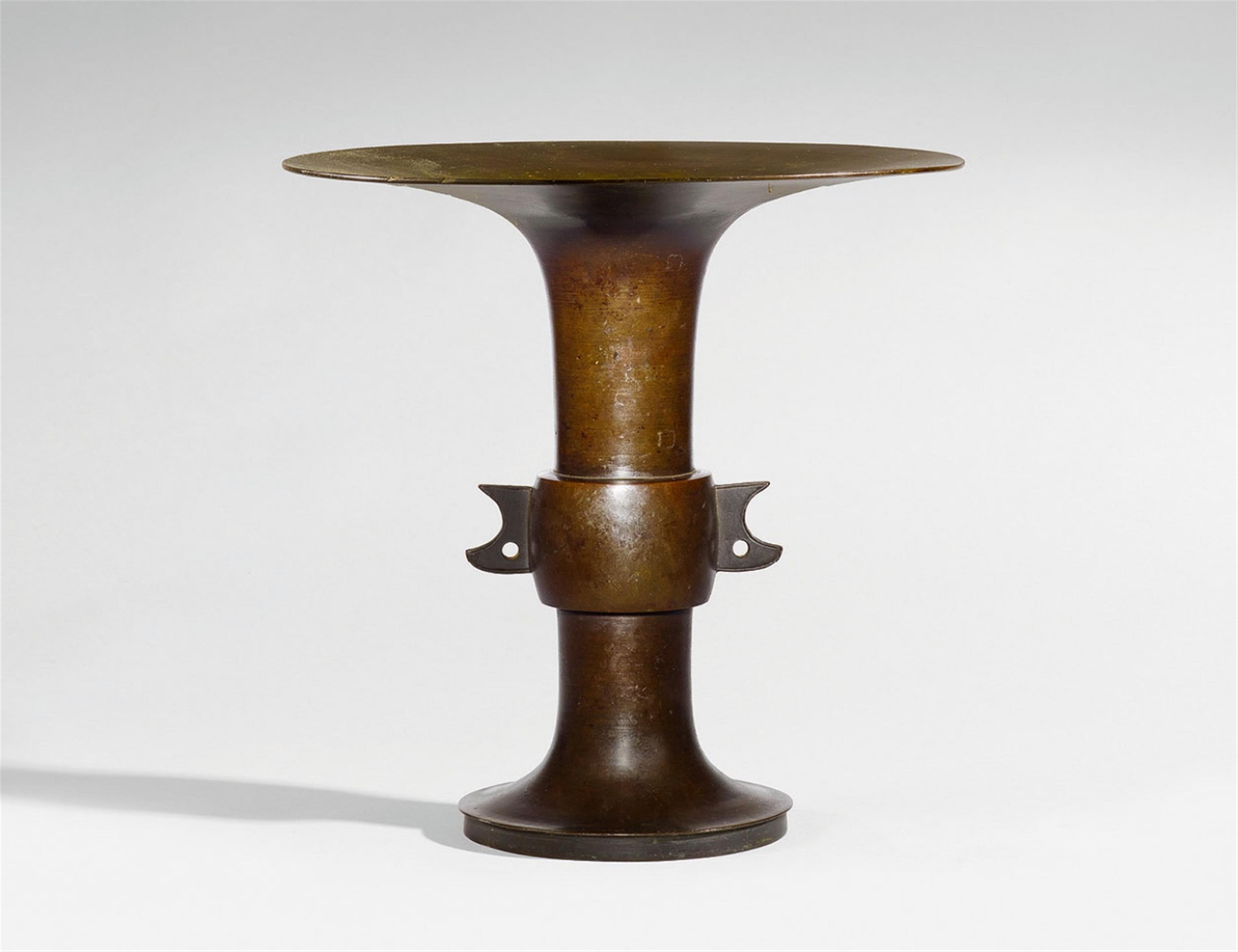 A bronze vase of usubata type. 19th century - image-1