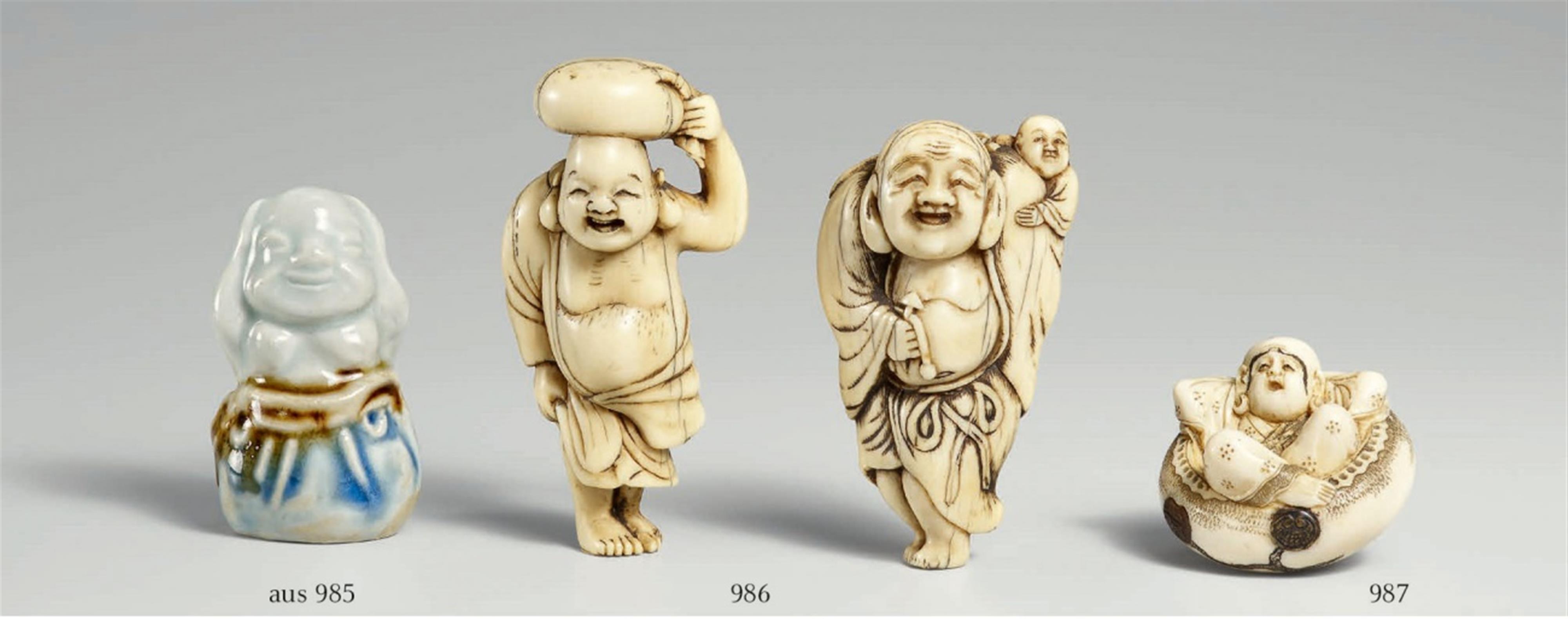 Two ivory netsuke of Hotei. First half 19th century - image-1