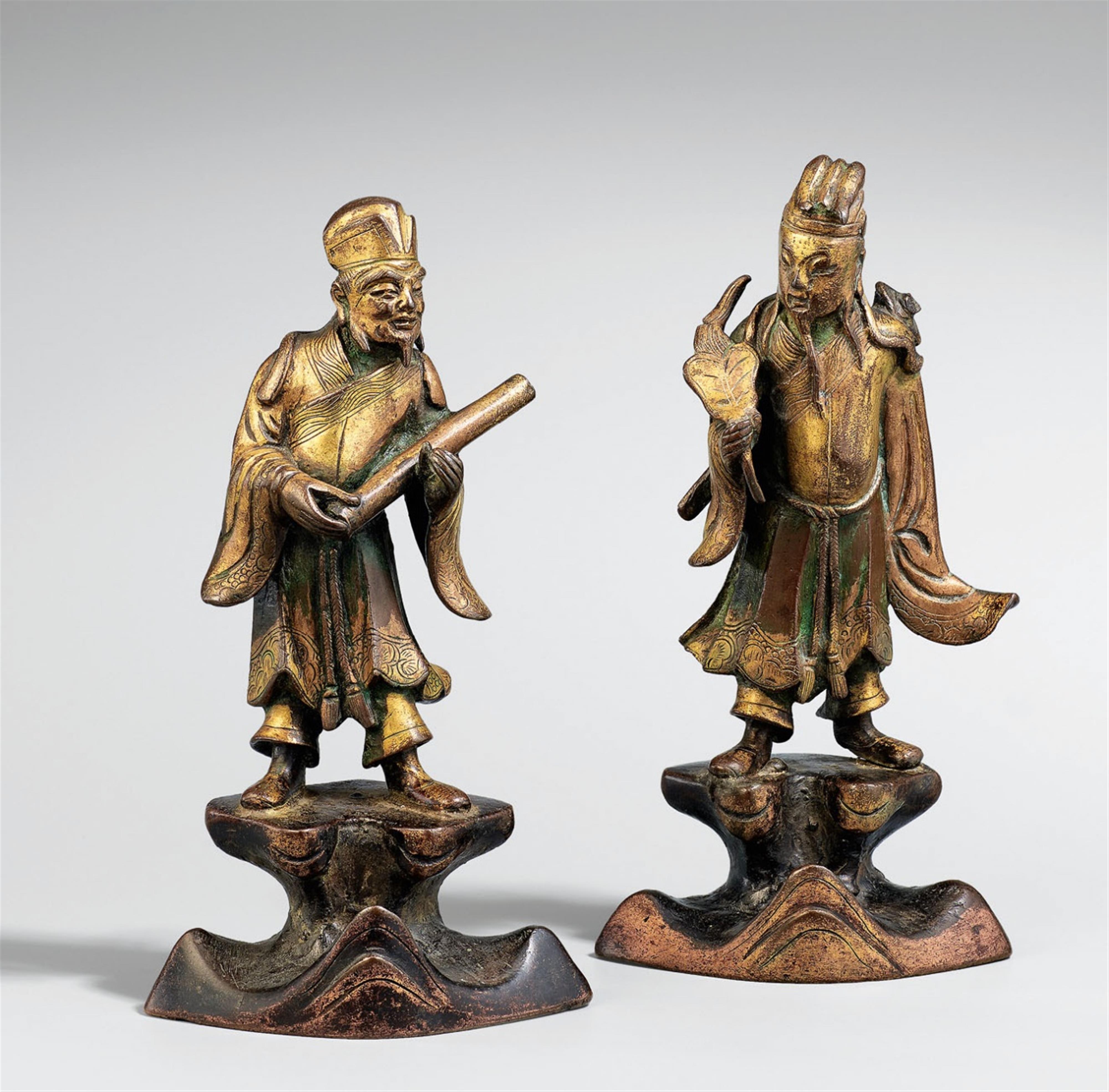 Two partly gilt bronze figures of immortals. 17th century - image-1