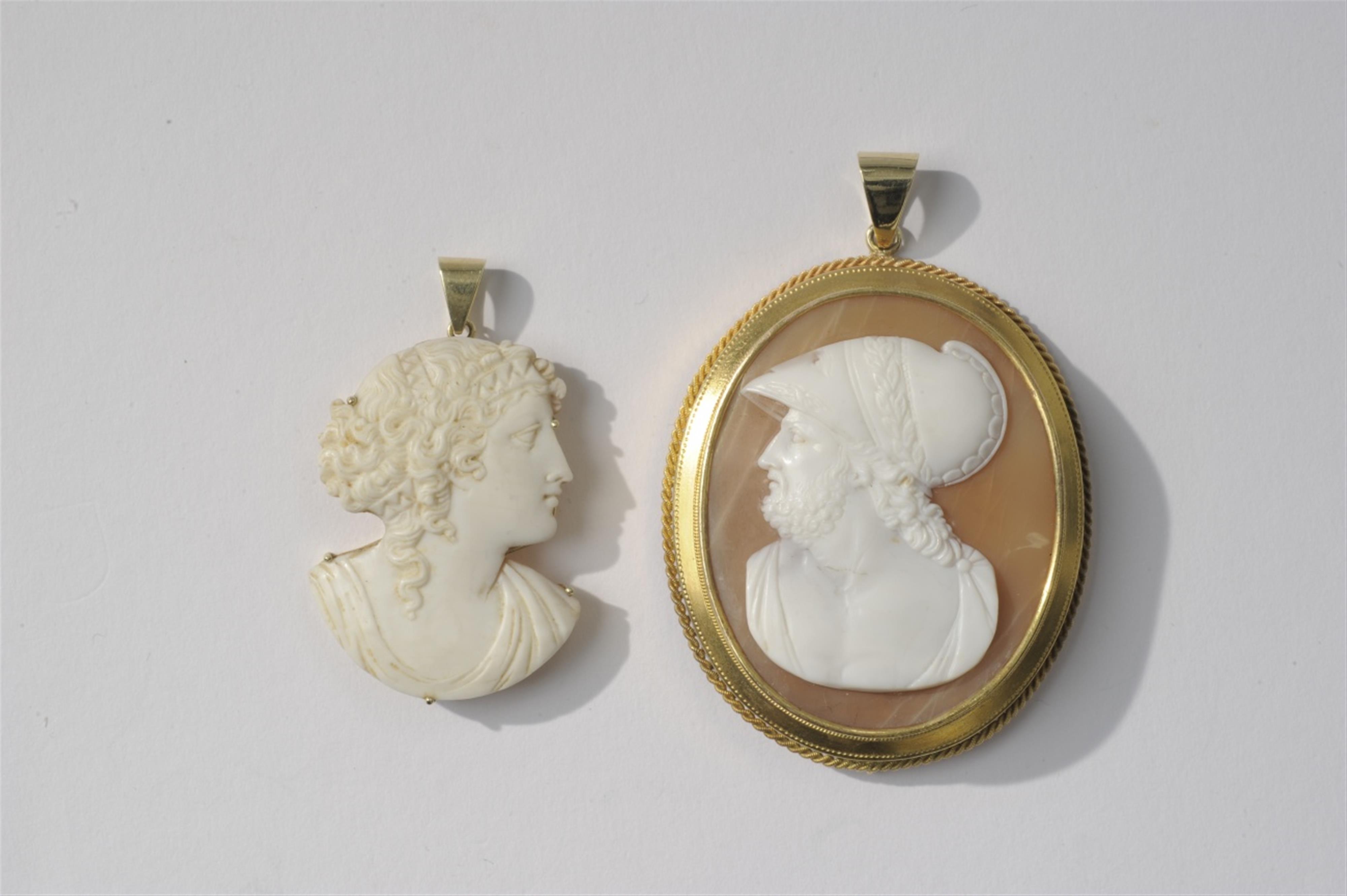 Two 14k gold shell cameo pendant brooches - image-1