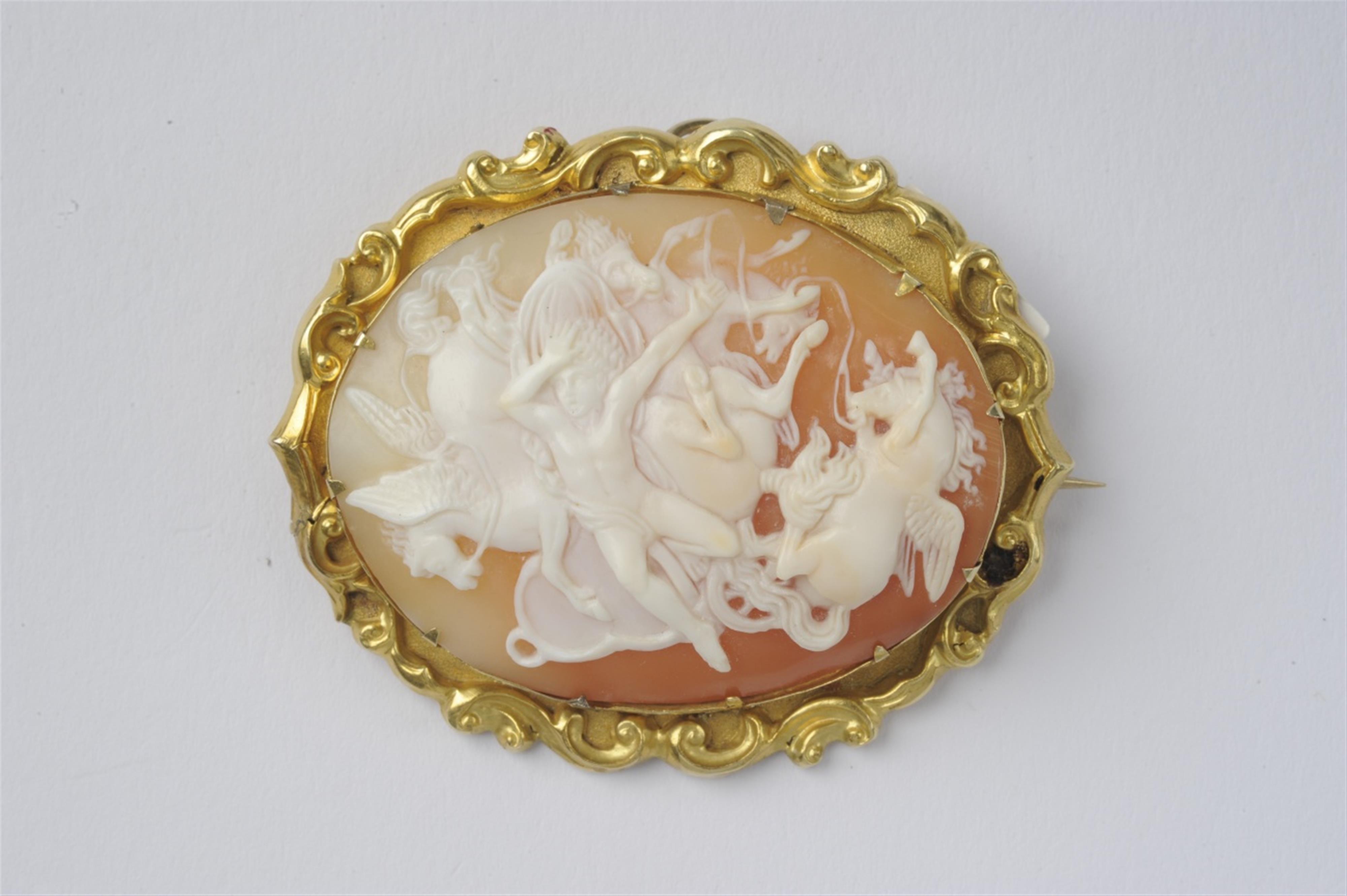 A 14k gold brooch with a cameo depicting the fall of Phaeton - image-1