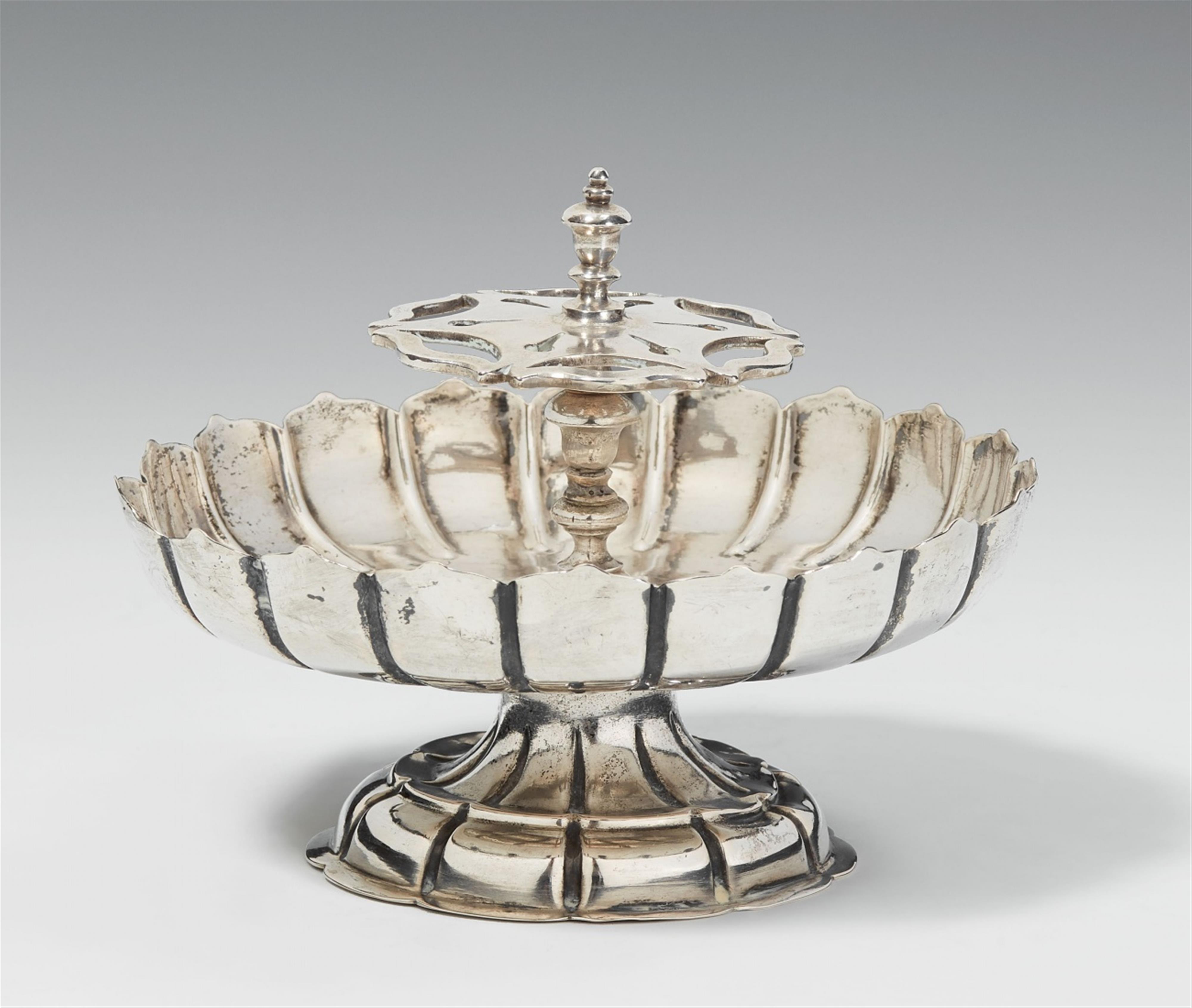 A Soest silver sugar bowl. Marks of Johan Diedrich Schoof, ca. 1750. - image-1