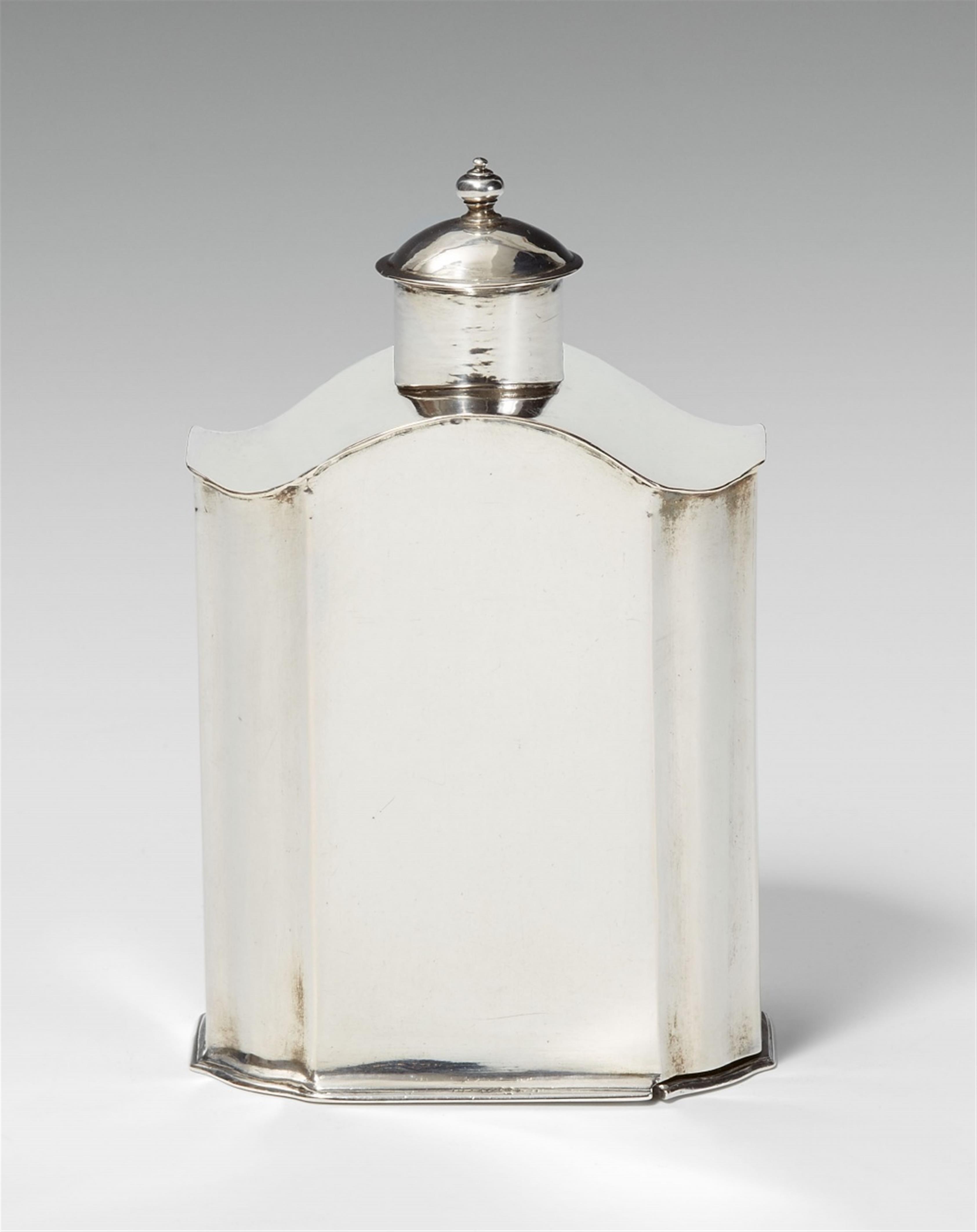 A Wismar silver tea caddy. Marks of Johannes Dietrich Gade, ca. 1750. - image-1