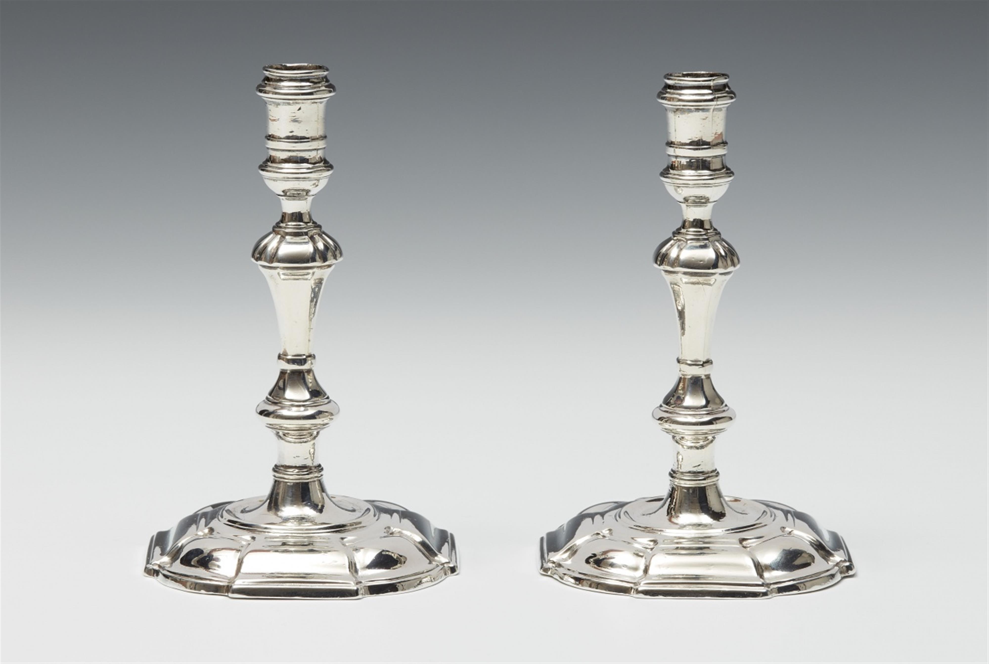 A pair of George II London silver tapersticks. Marks of Thomas Causton, 1732. - image-1