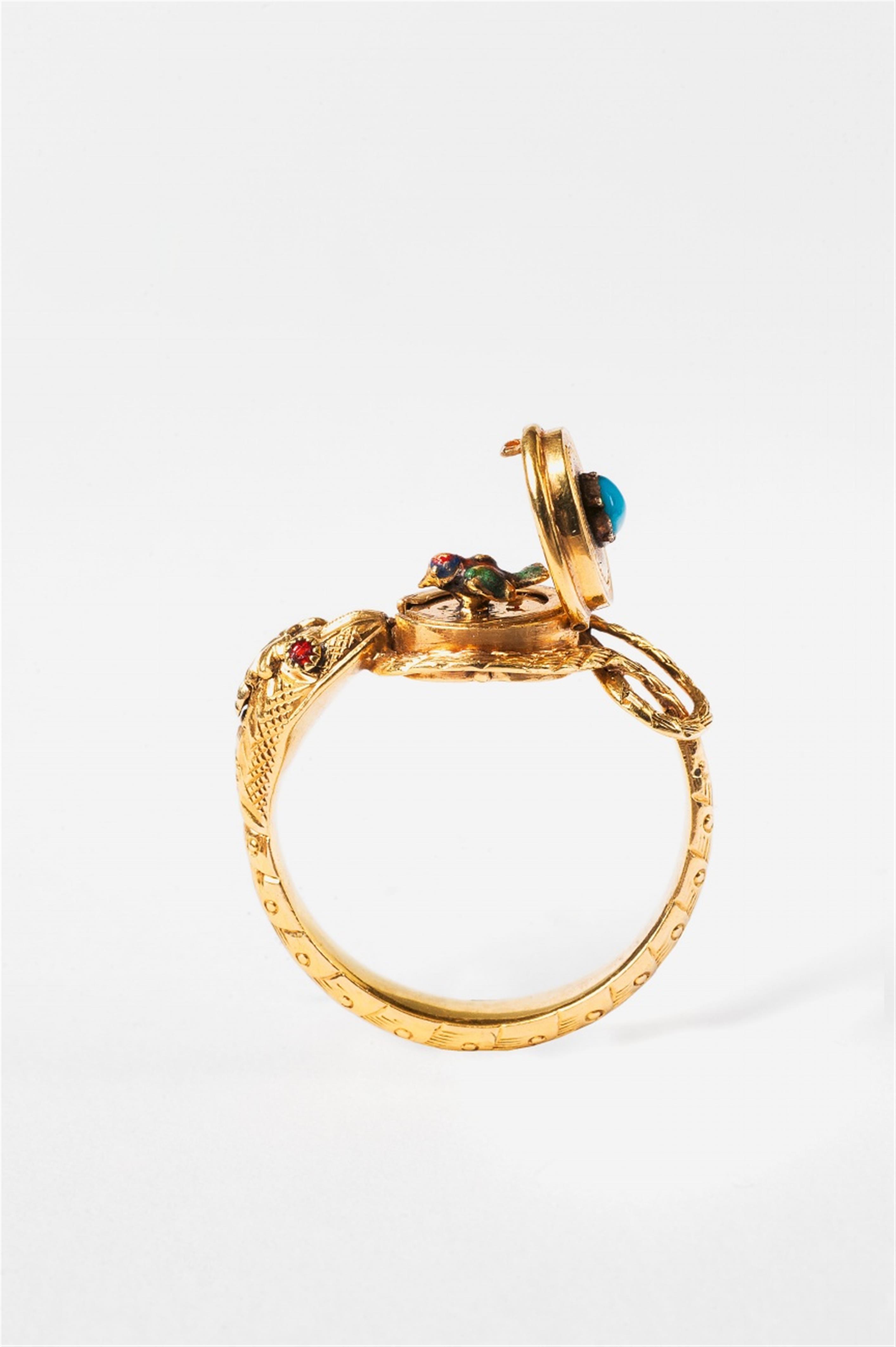 A Georgian 18k gold and enamel medallion ring - image-2