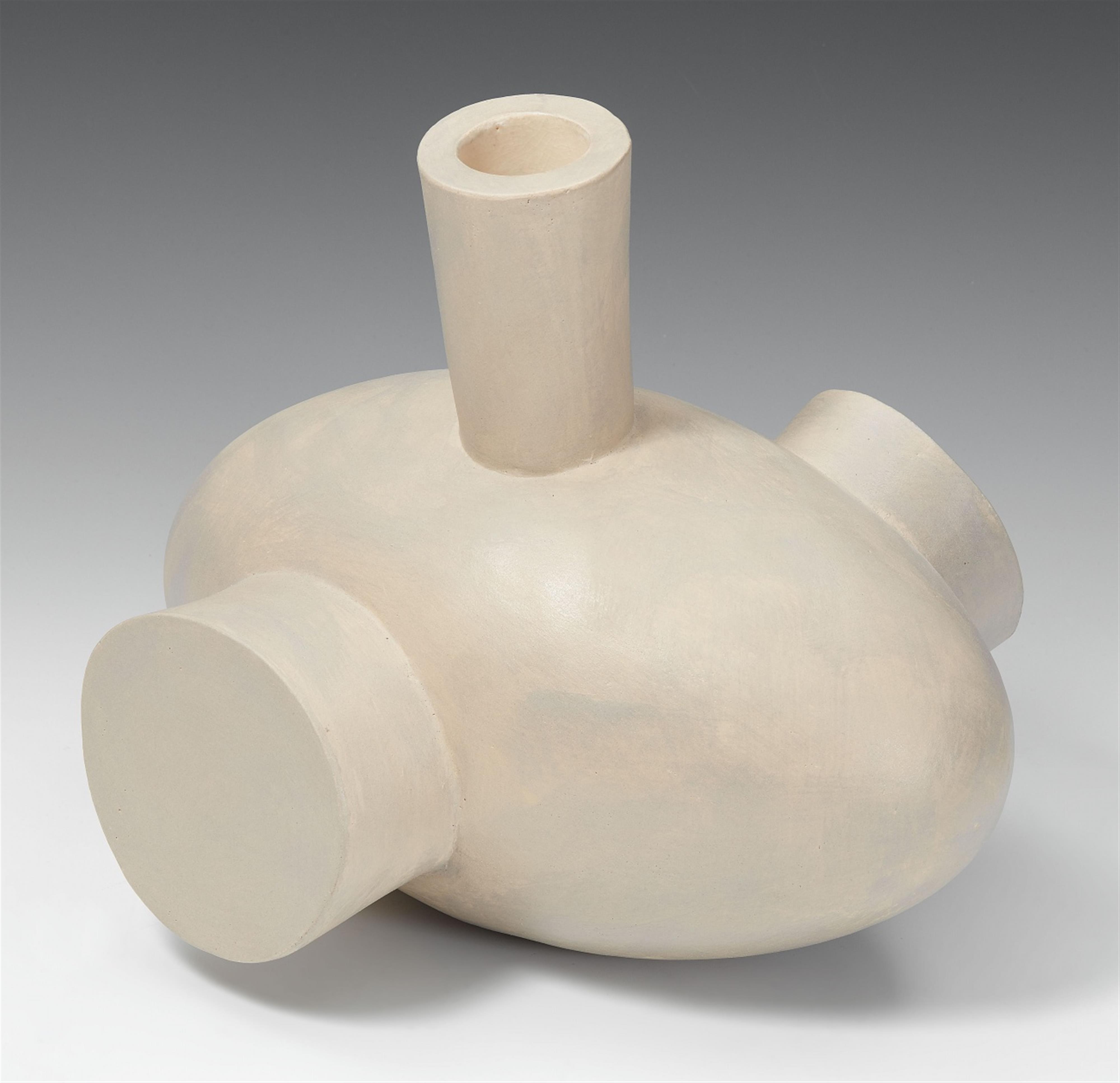 A ceramic vase "GEFÄSS 10". Signed Werner Bünck, 2011. - image-1