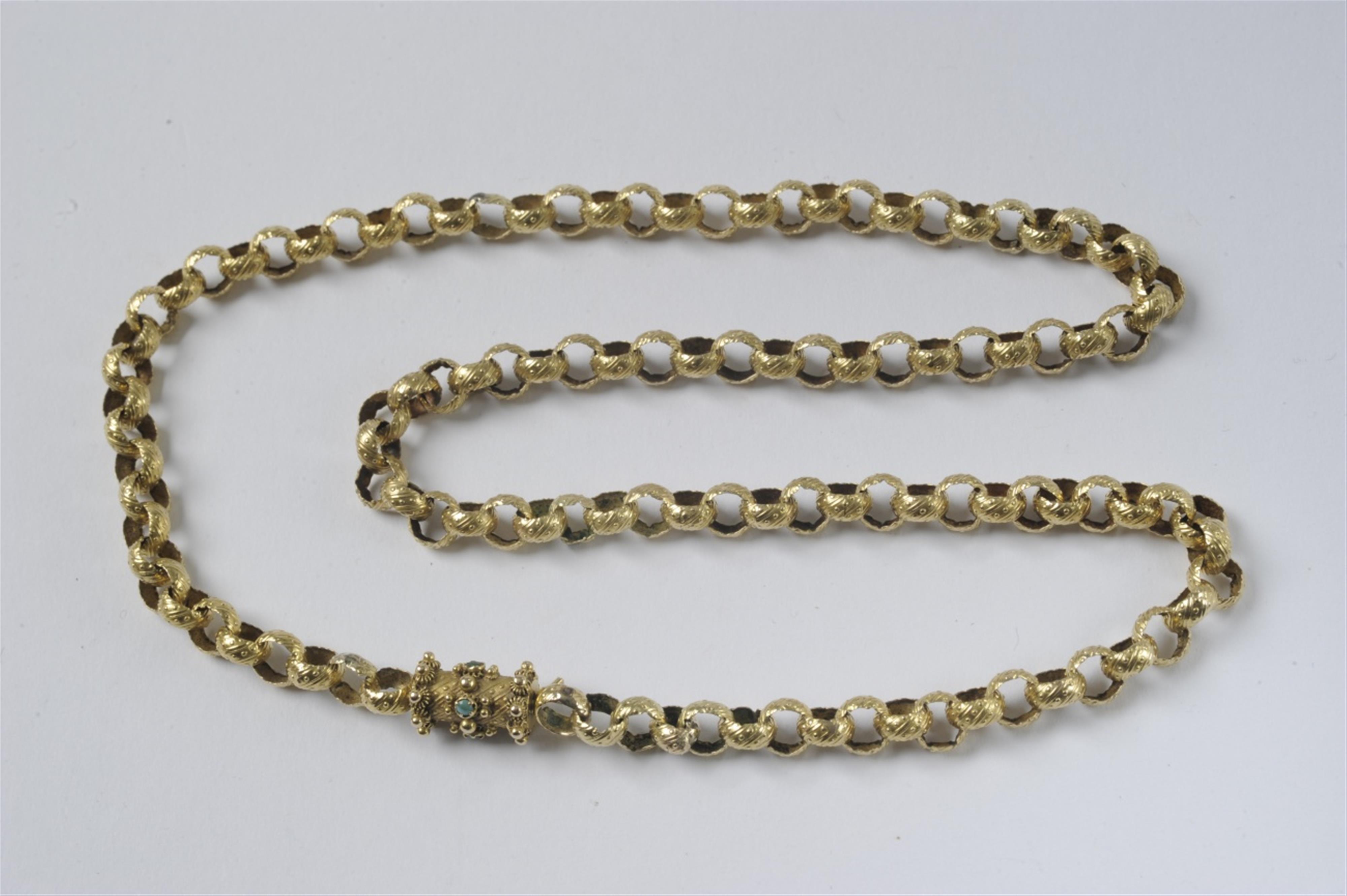 A Georgian 14k gold and turquoise belcher chain - image-1