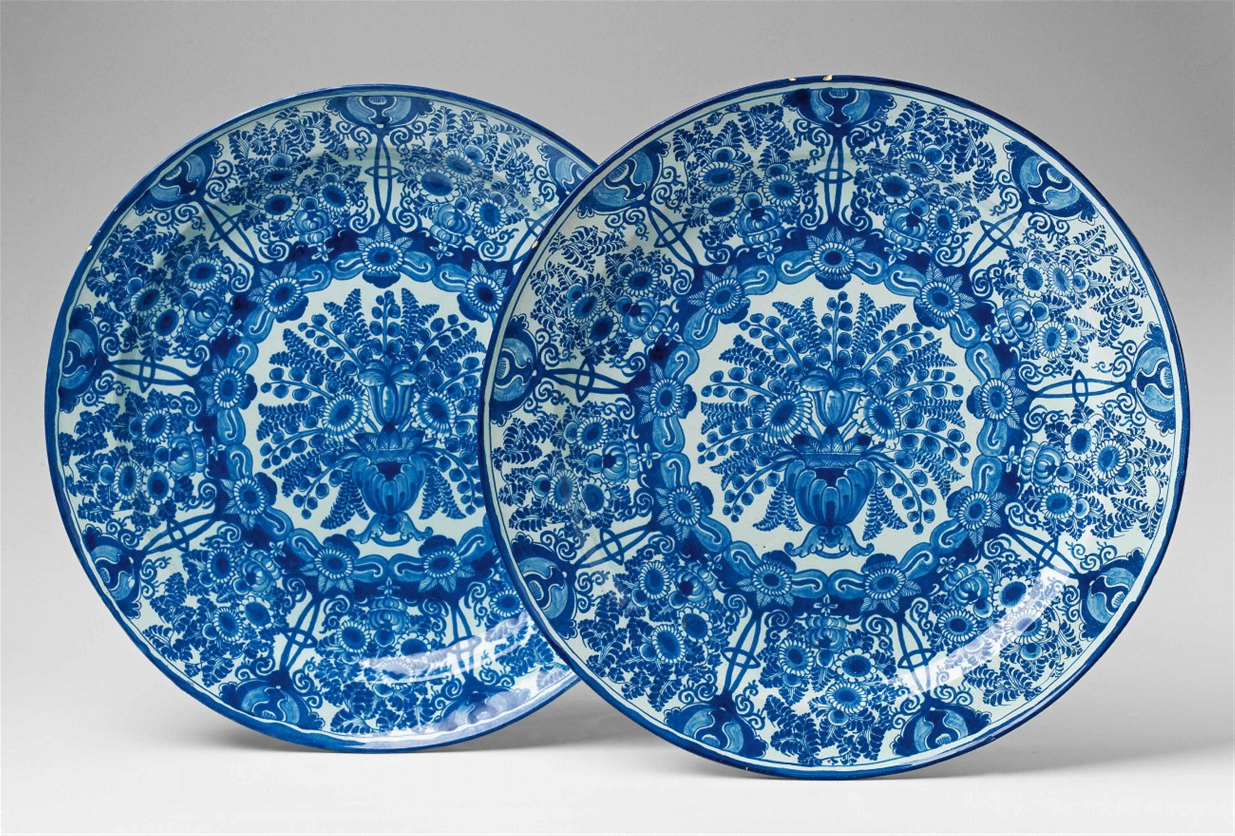 A pair of rare Bayreuth faience platters with "Bontemps" decor - image-1