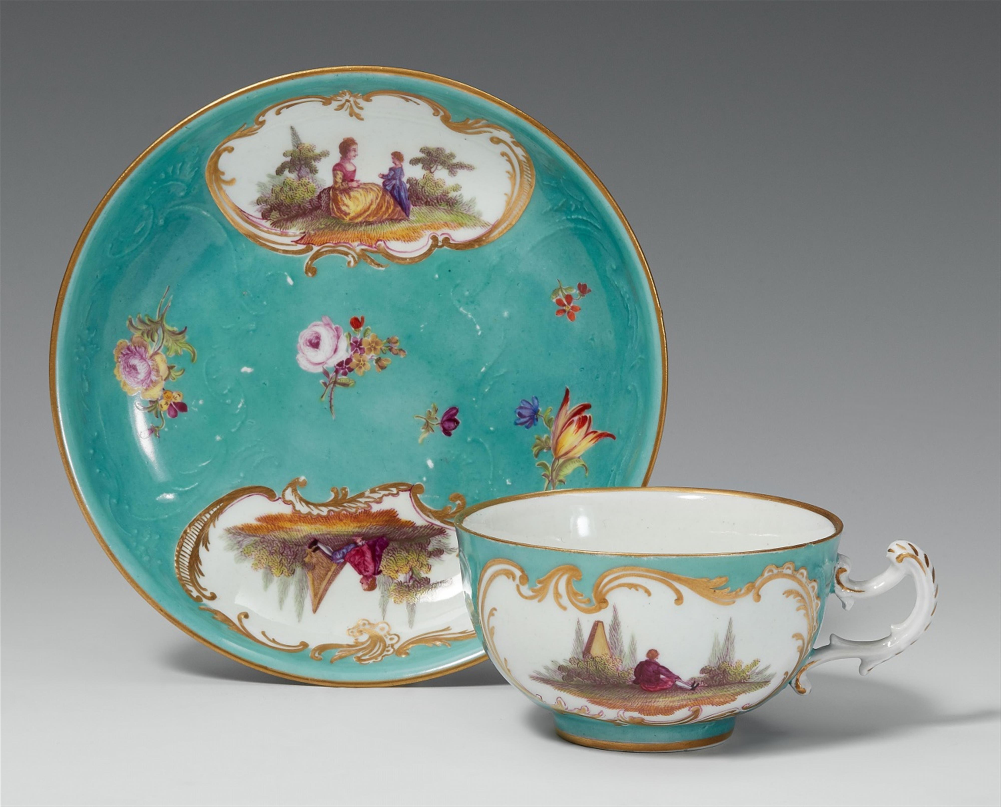 A Meissen porcelain cup with turquoise ground - image-1