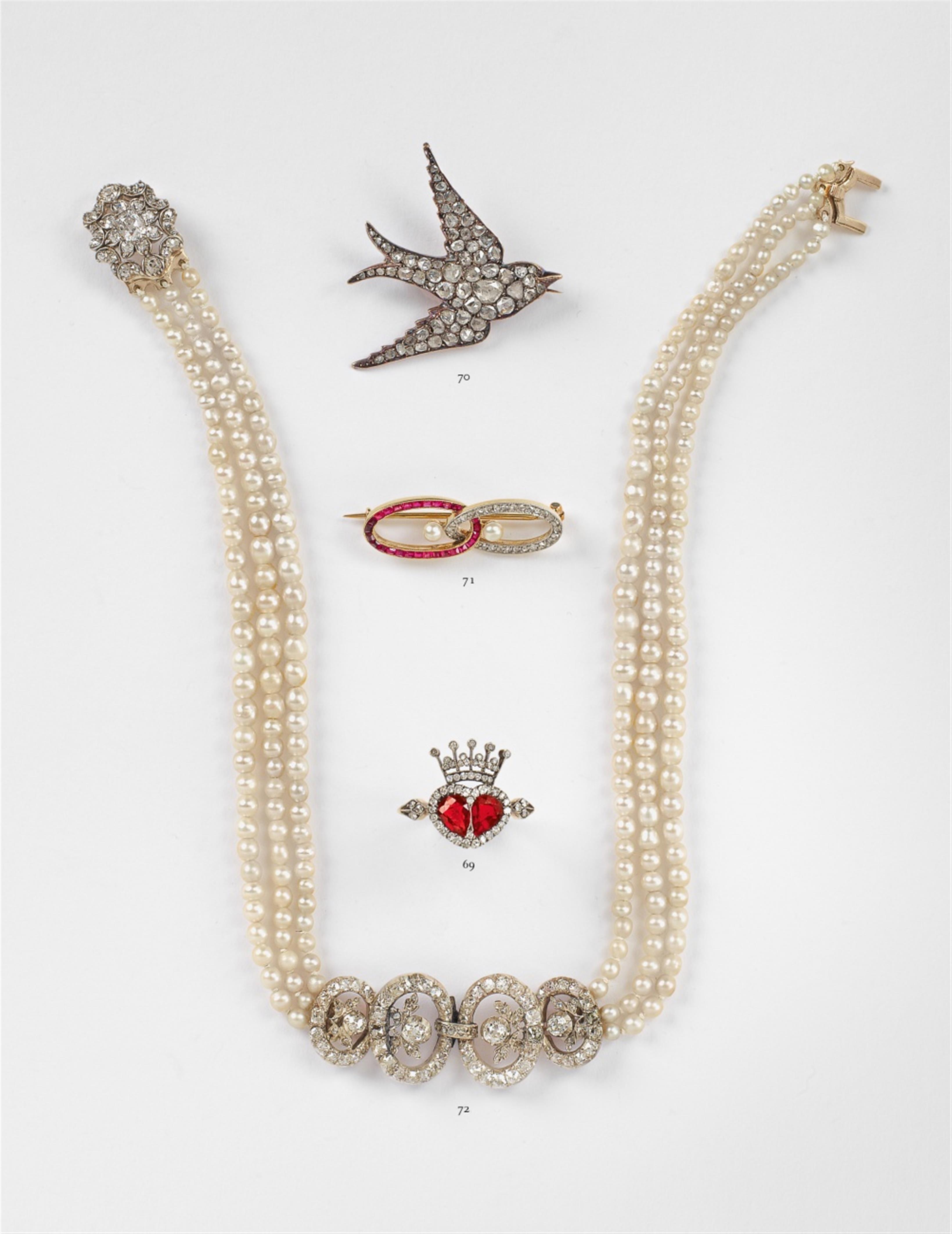 An Oriental pearl collier with a diamond pendant - image-1