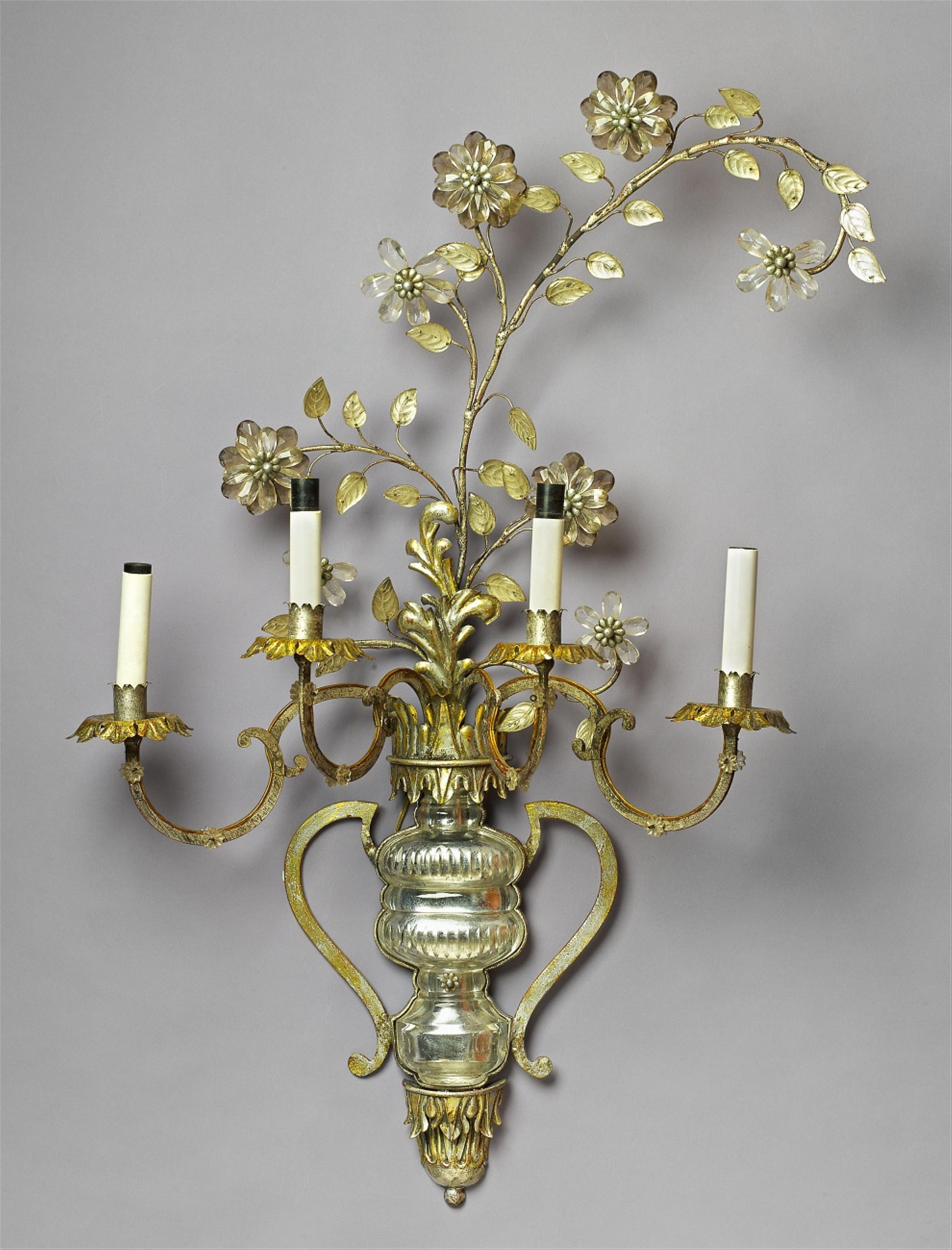 A Parisian Art Déco four-flame applique formed as a flower vase - image-1