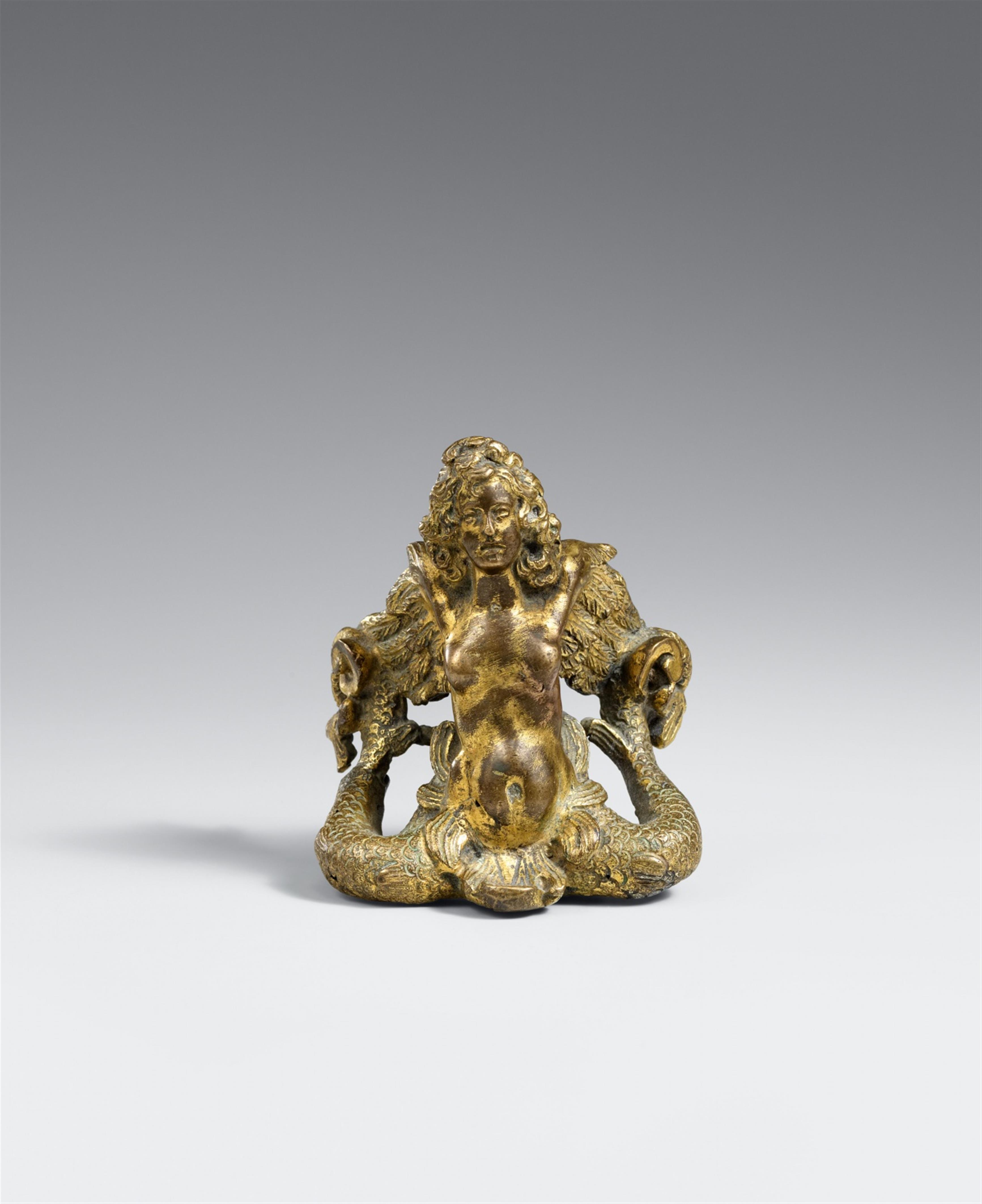 Northern Italy 17th century - A 17th century North Italian bronze model of a grotesque chimaera - image-1