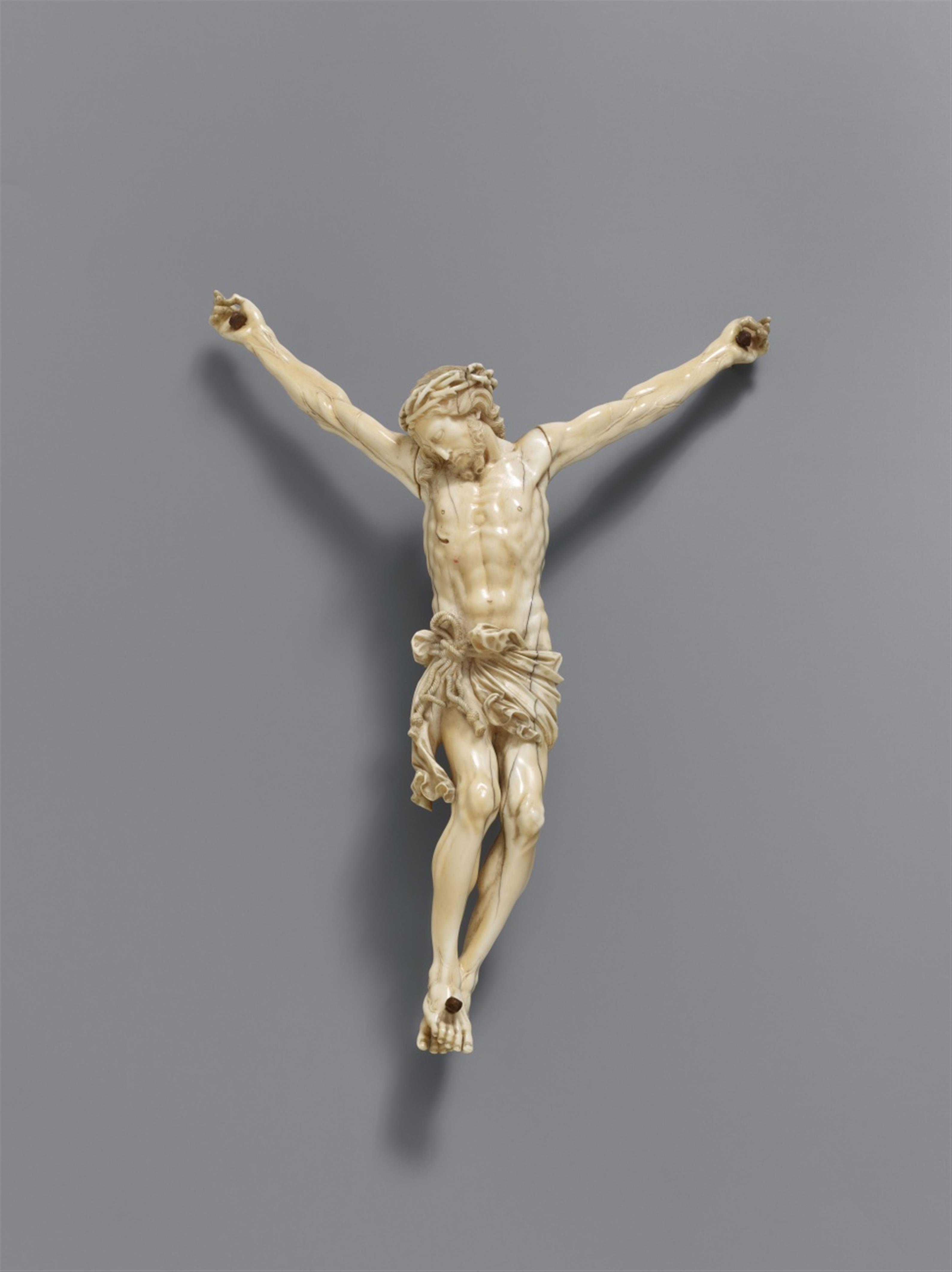 Flemish early 18th century - An early 18th century Flemish carved ivory Corpus Christi - image-1