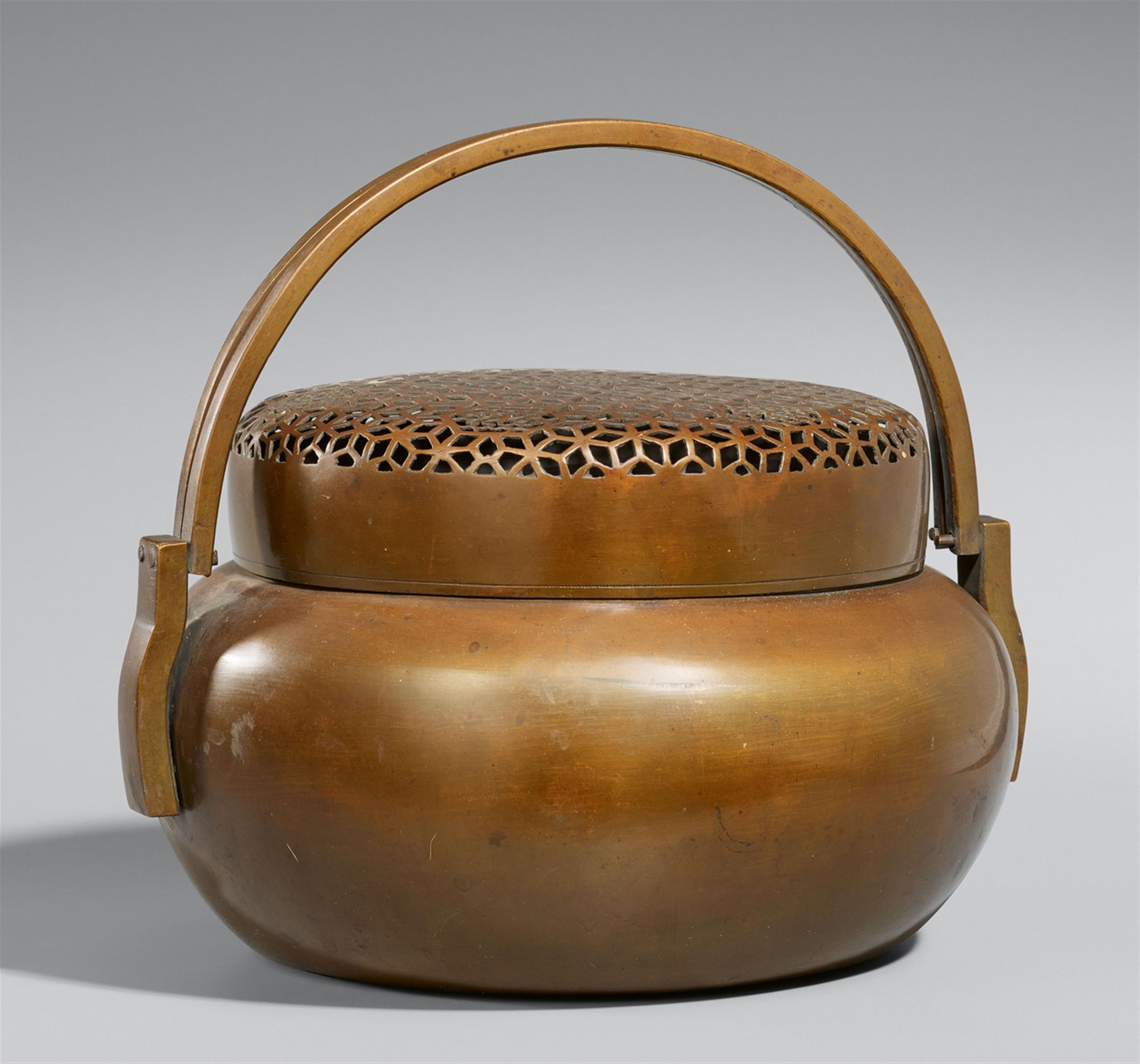 A large copper hand warmer. 19th century - image-1