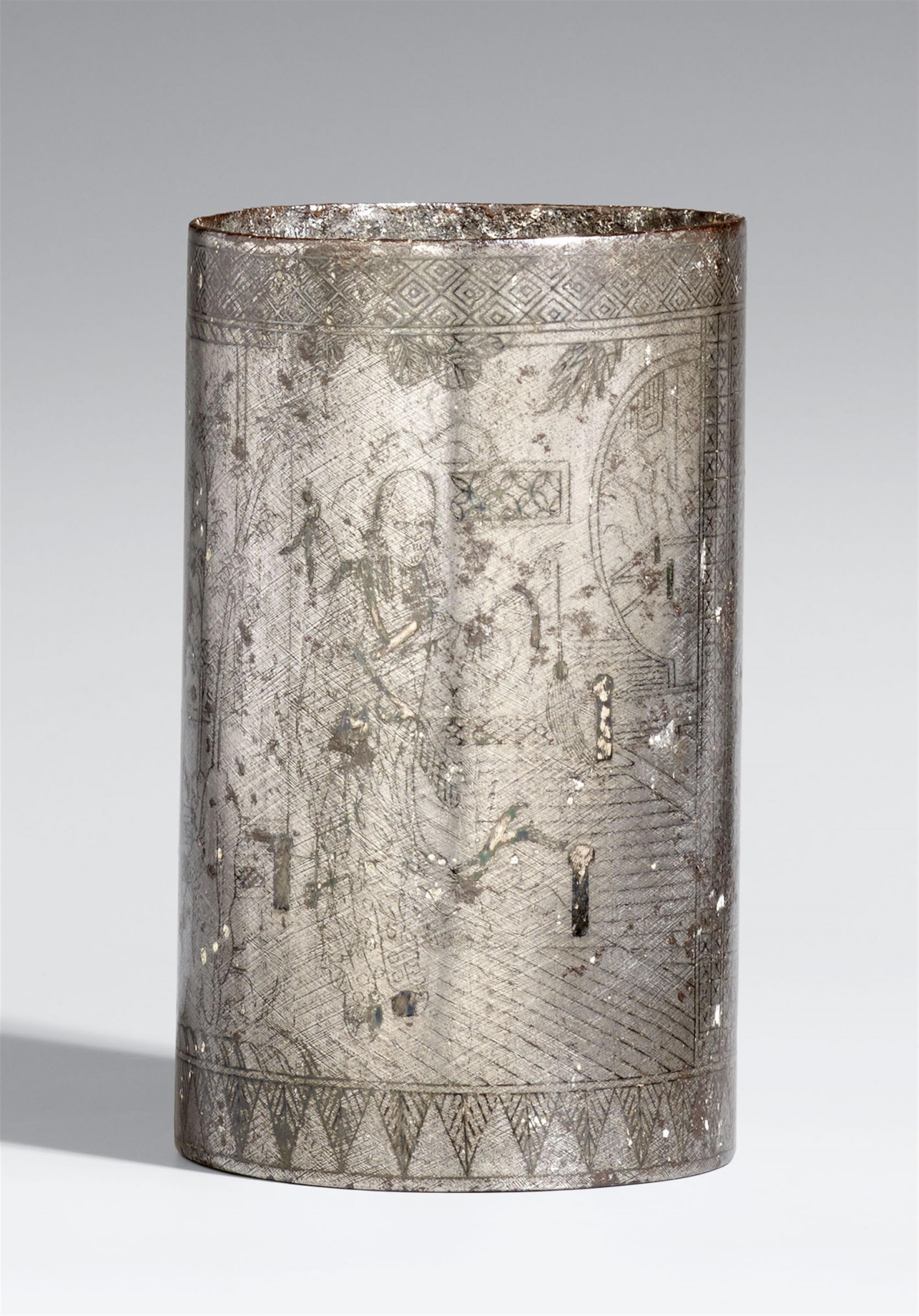 A silver damascened iron brush pot. 19th century - image-1