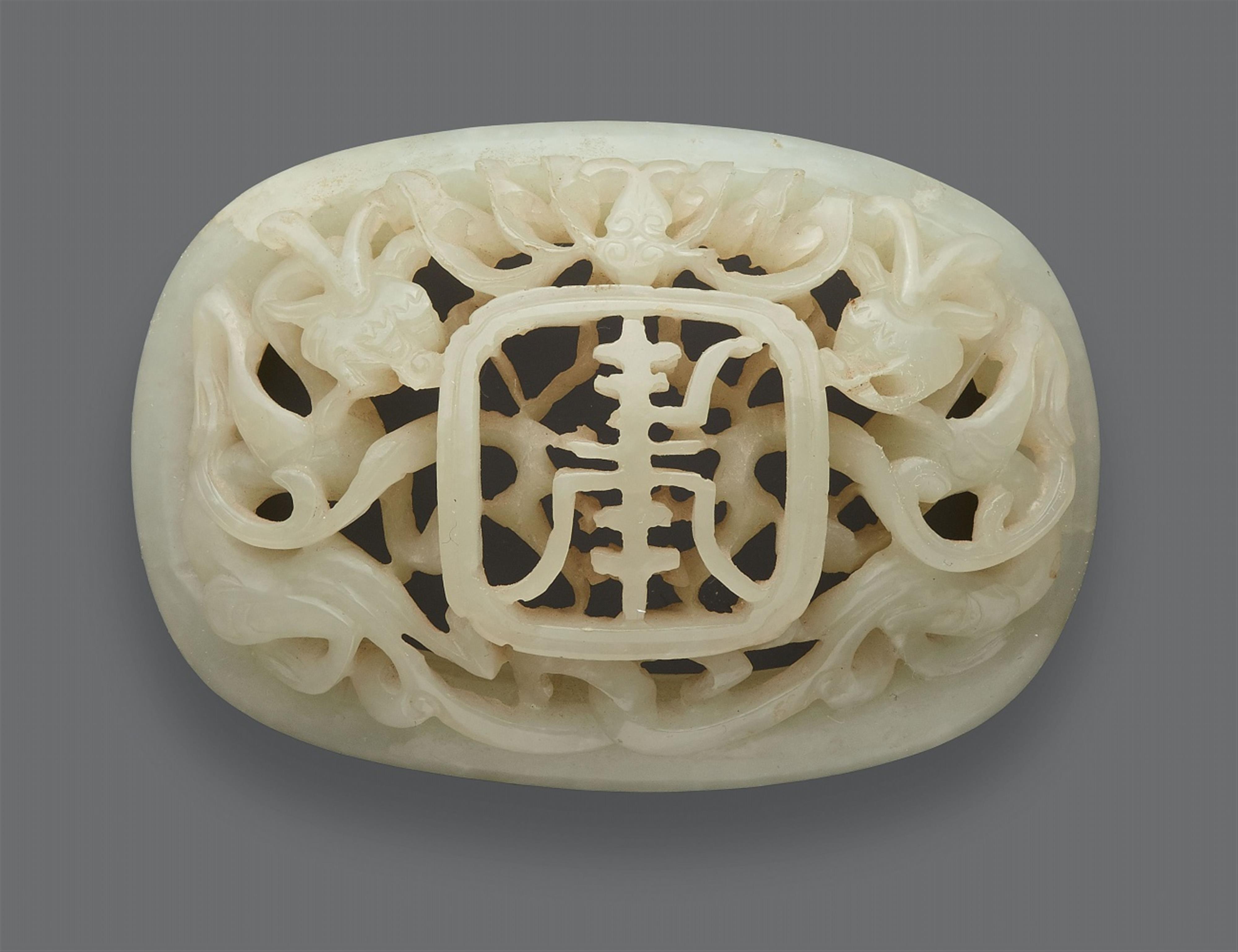 Ovales Ornament. Hellgrüne Jade. Qing-Zeit - image-1