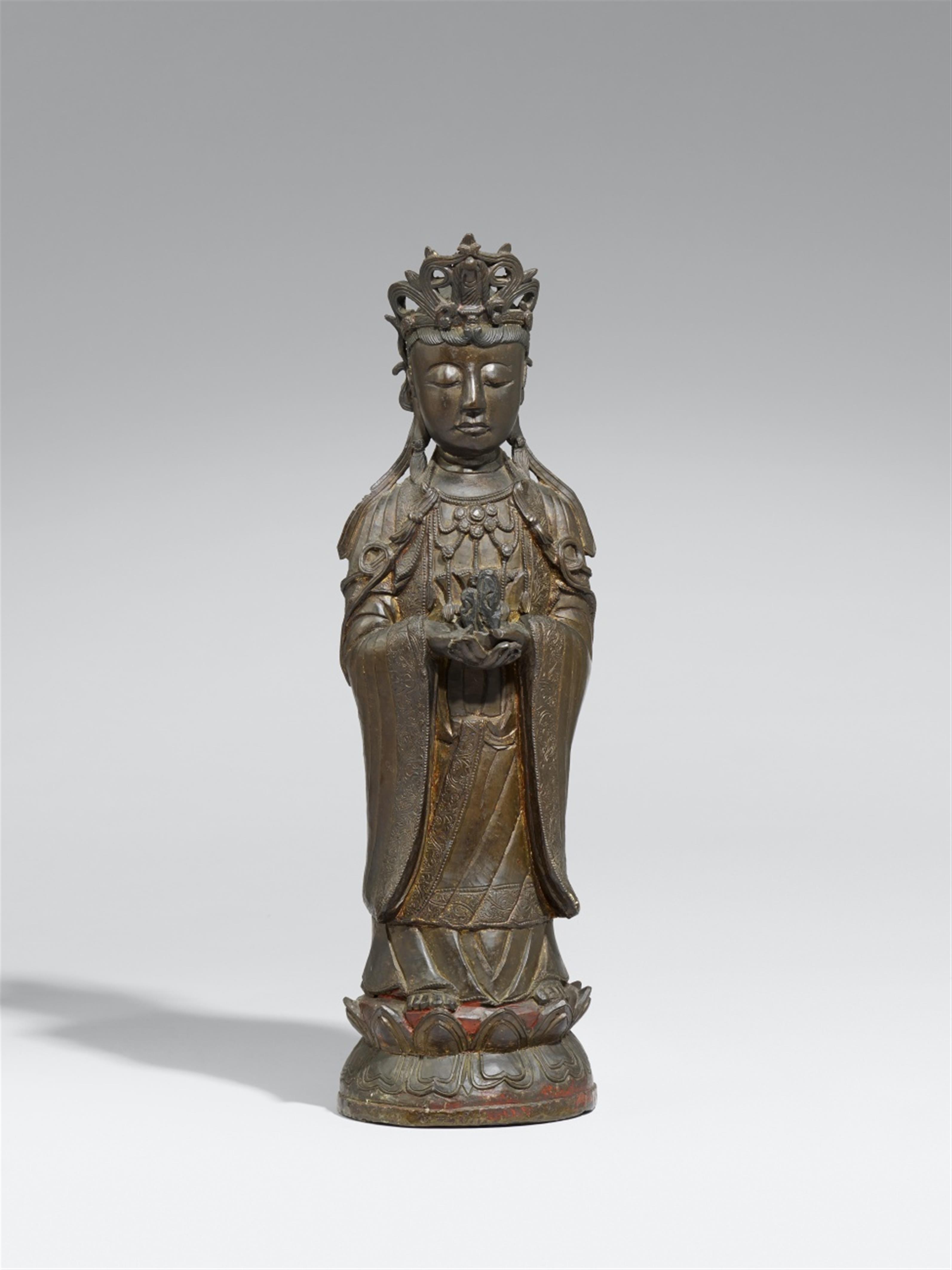 A bronze Buddhist figure. 17th century - image-2