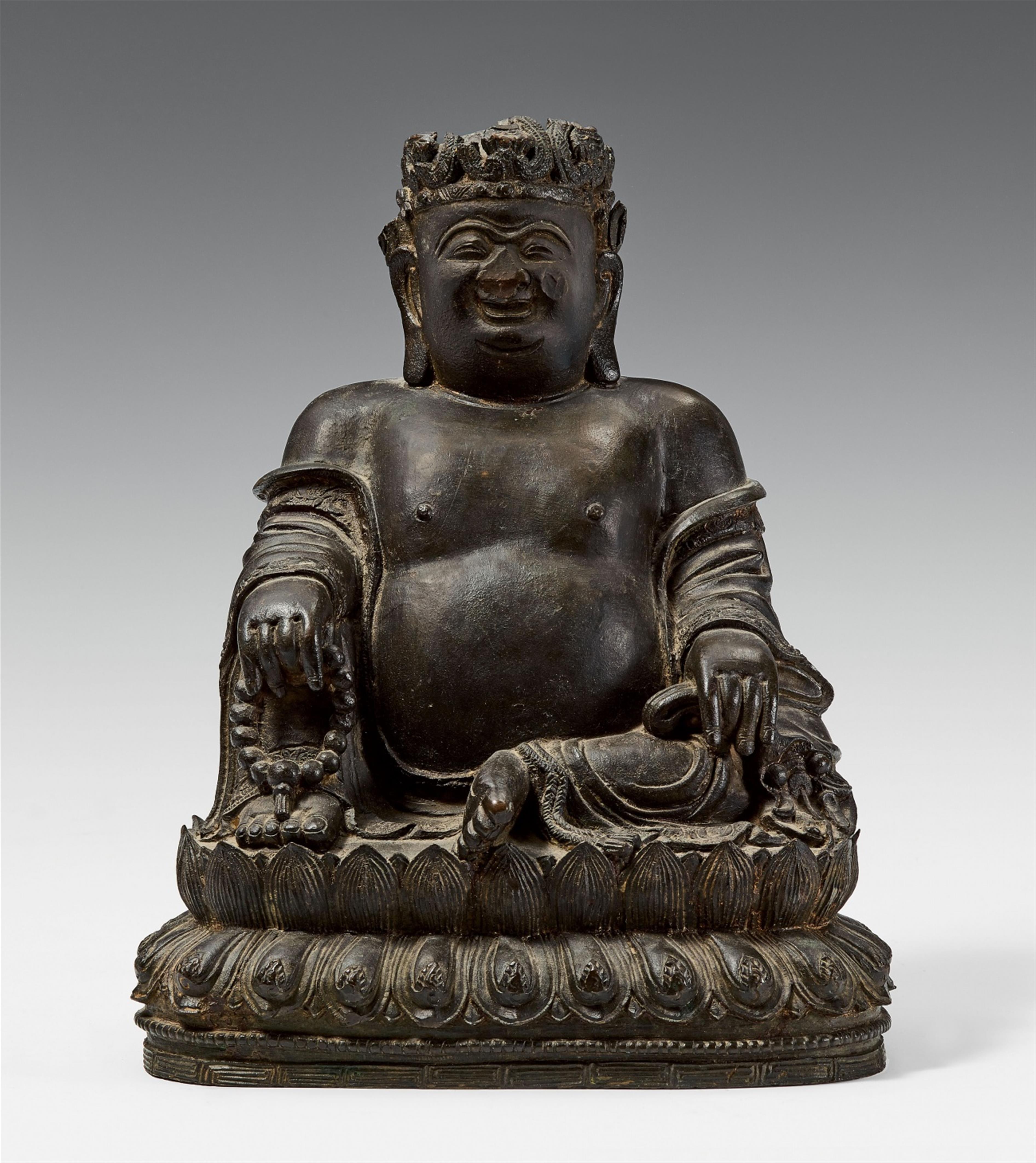 A bronze figure of a crowned Milefo, also called Budai. Early Qing dynasty - image-1