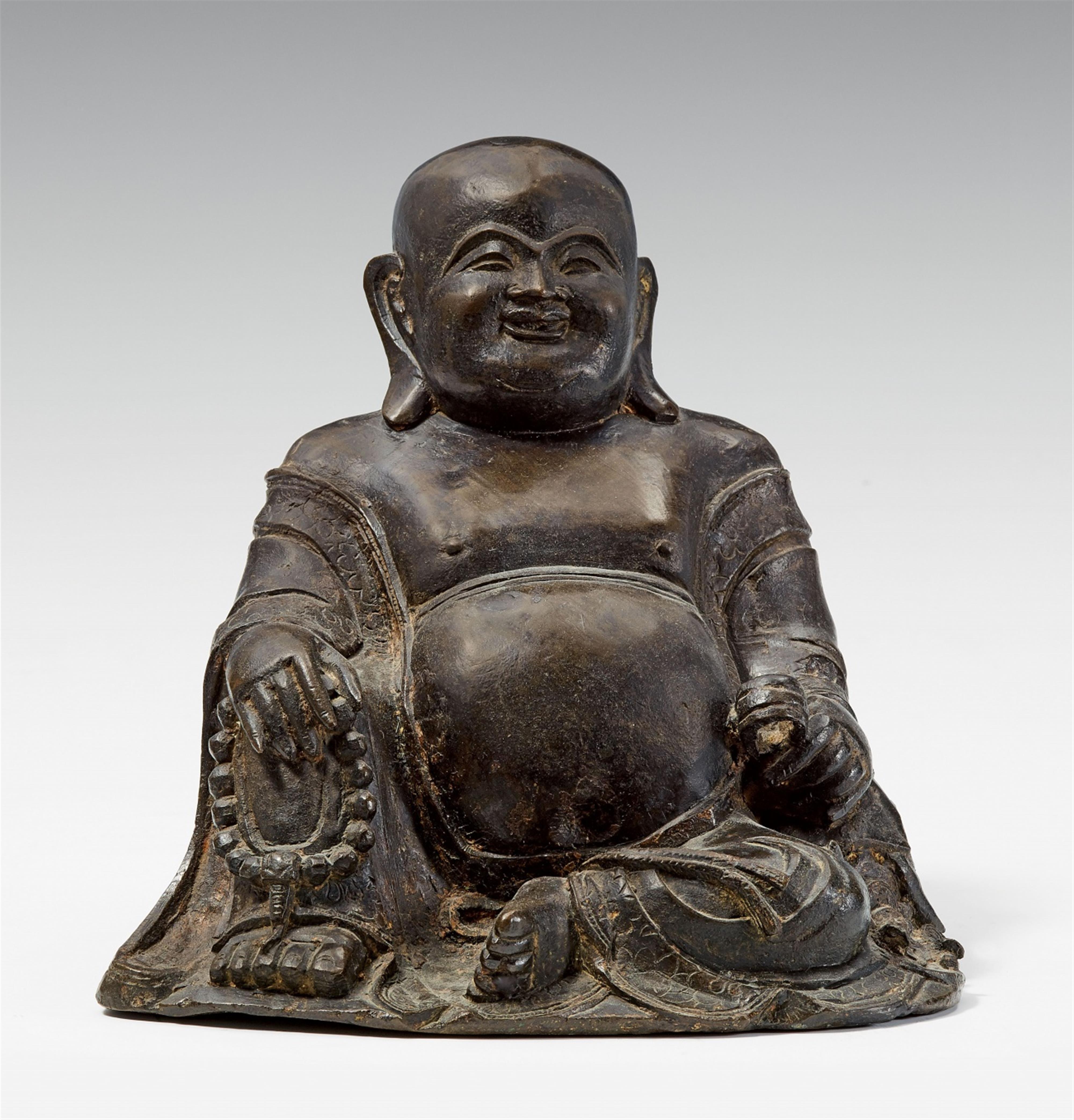 A bronze figure of a Milefo, also called Budai. Early Qing dynasty - image-1