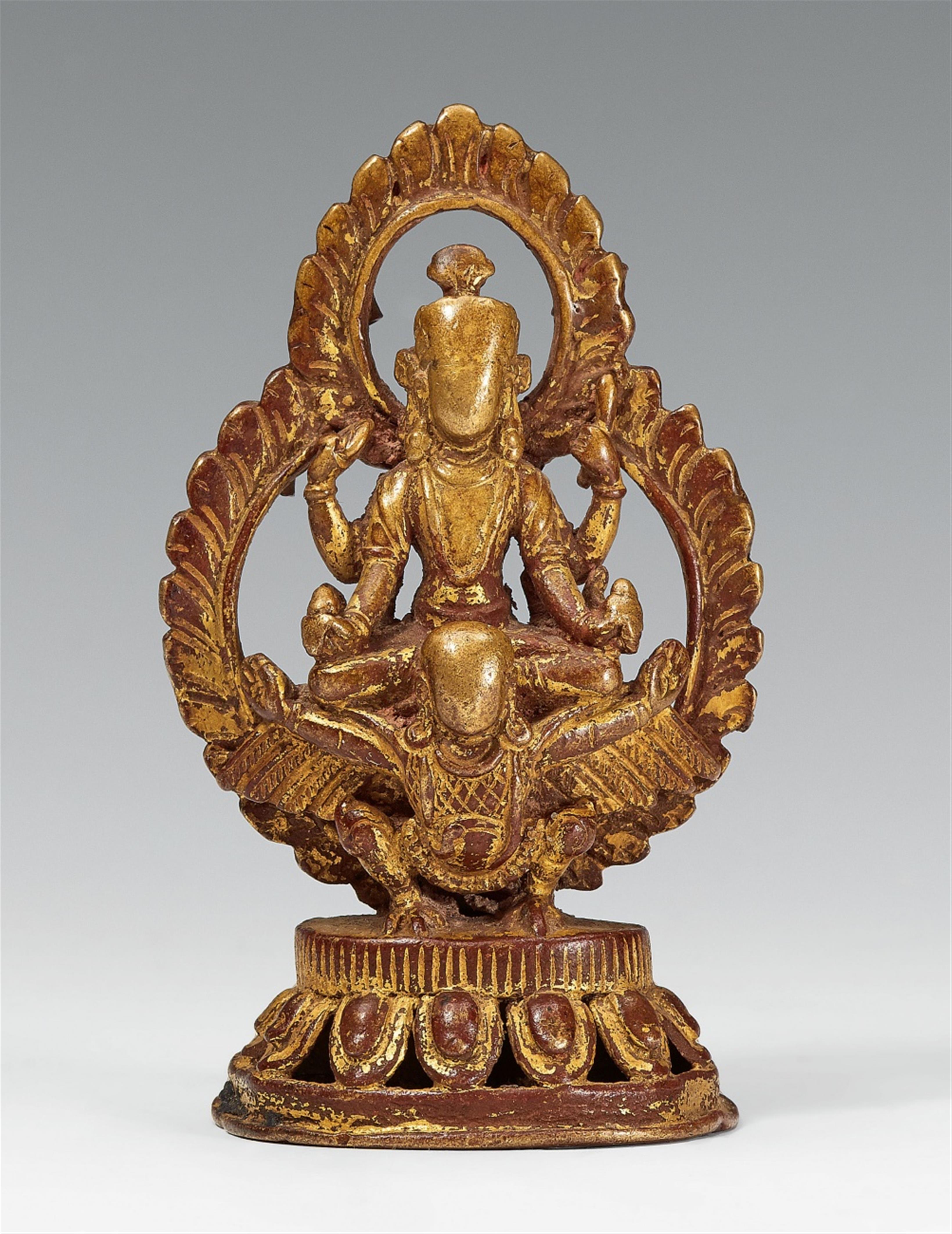 A Nepalese gilt bronze figure of Vishnu. 19th century - image-1