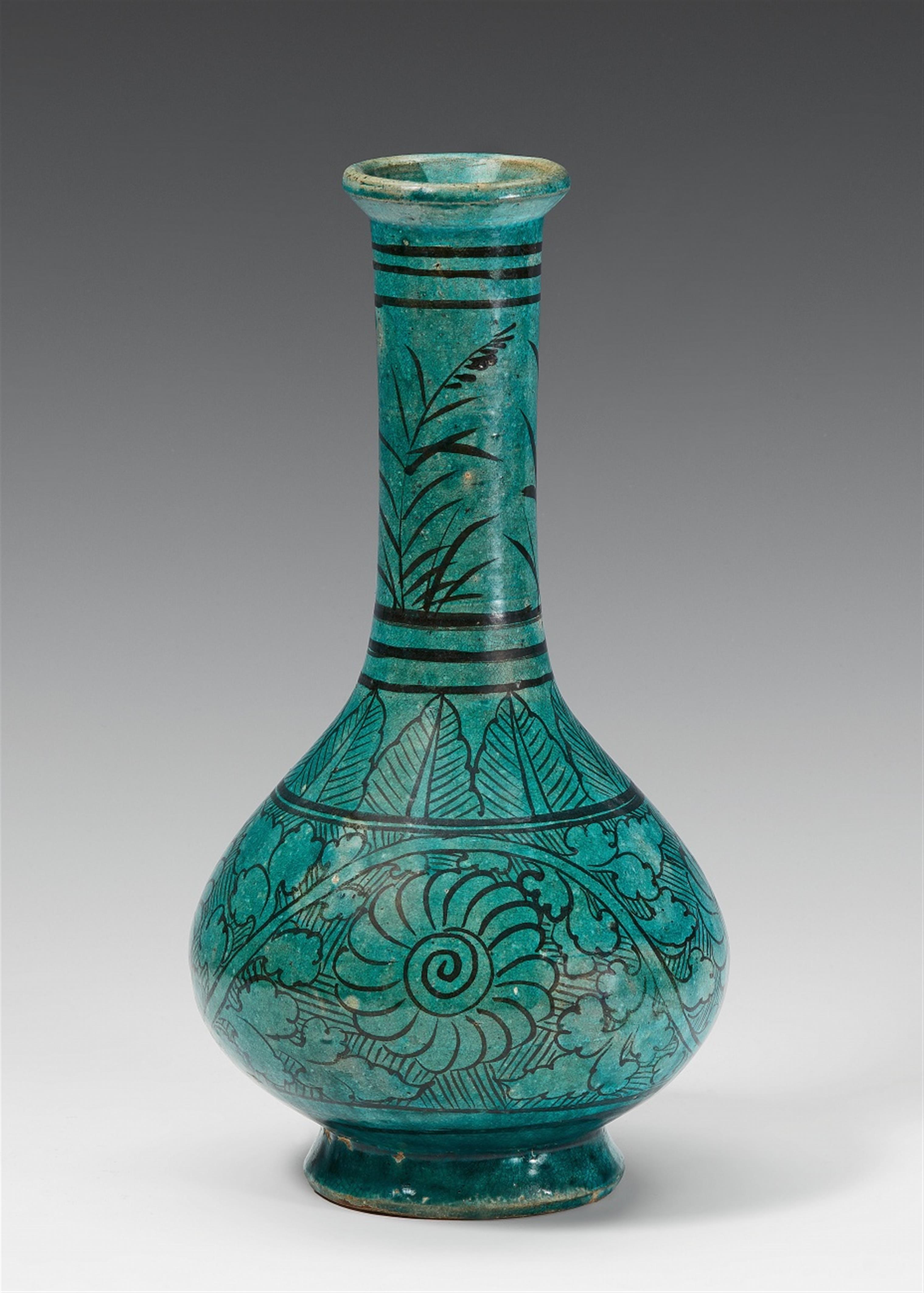 A turquoise-glazed Cizhou-type vase. Ming dynasty (1368-1644) - image-1