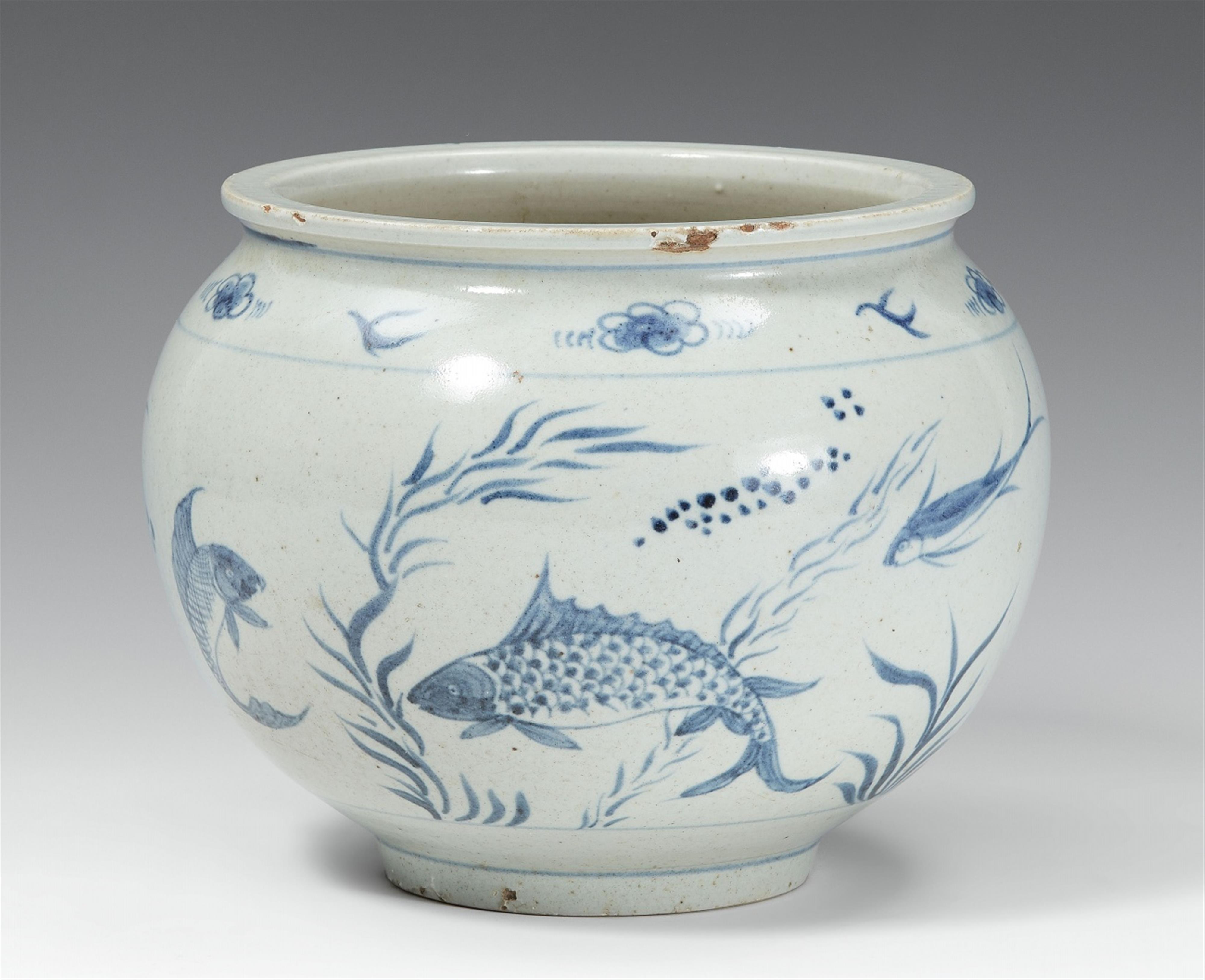 A blue and white Korean vase - image-1