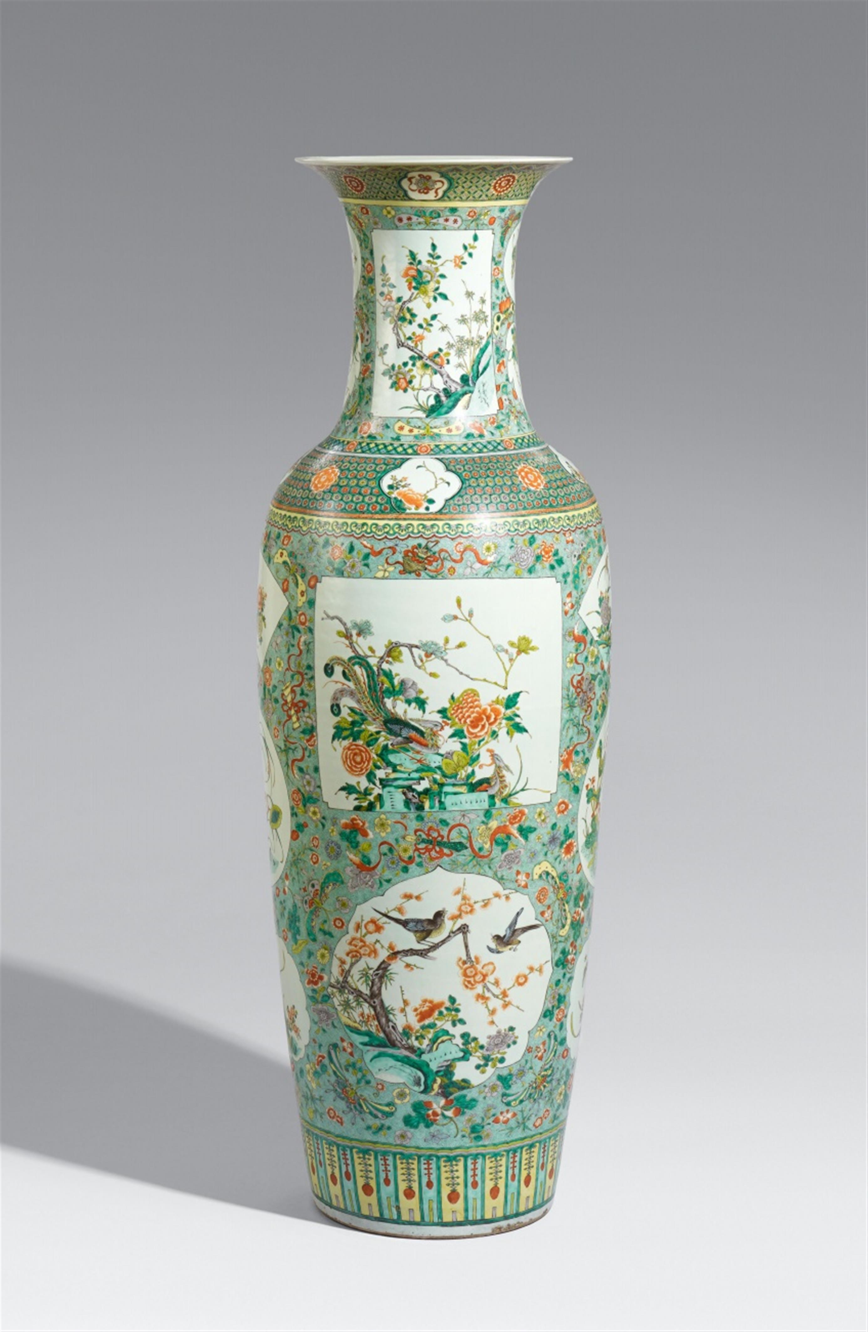 A large famille verte vase. 19th century - image-1