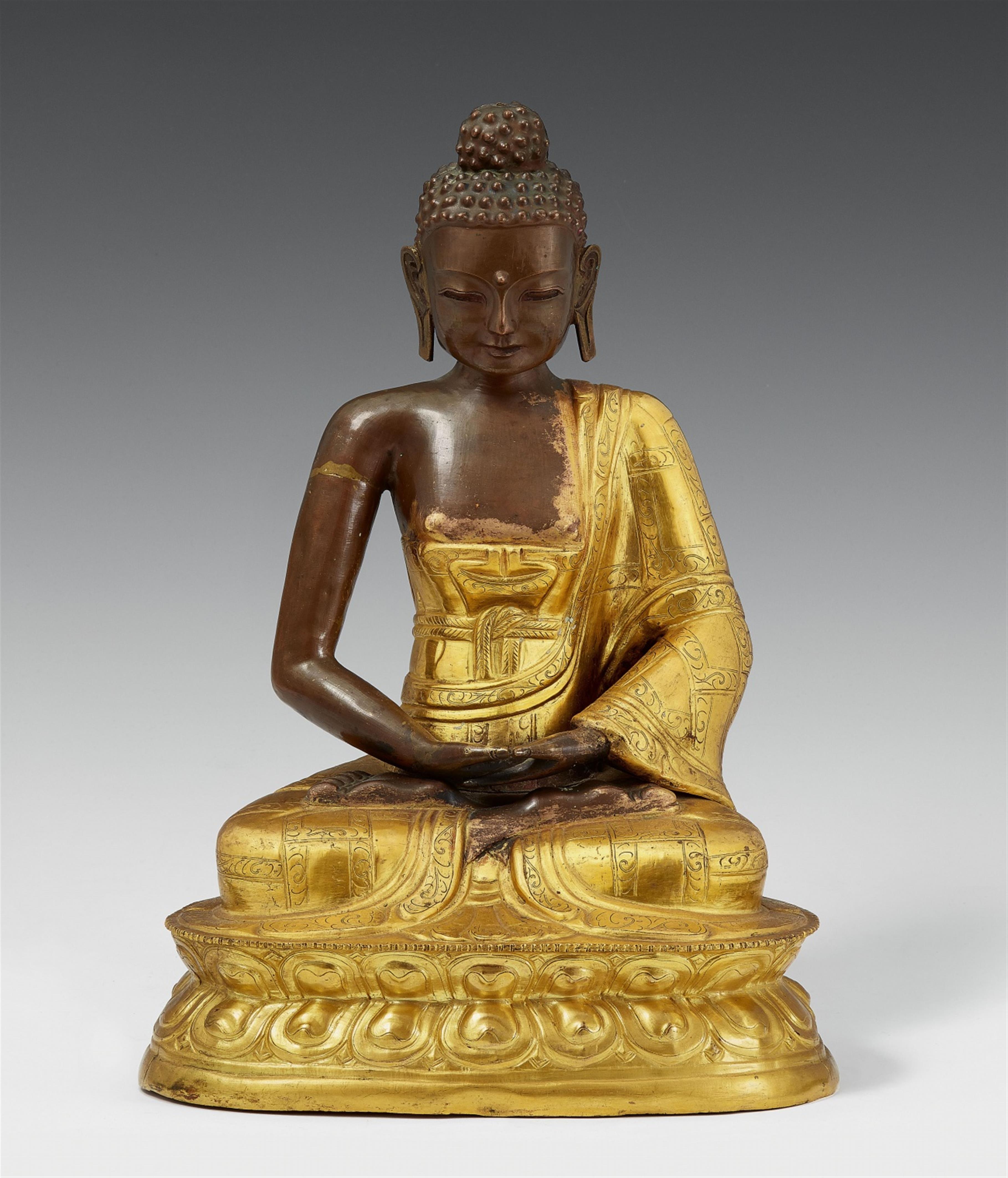 A Tibetan partly gilt copper repoussé figure of Buddha Shakyamuni. 18th/19th century - image-1