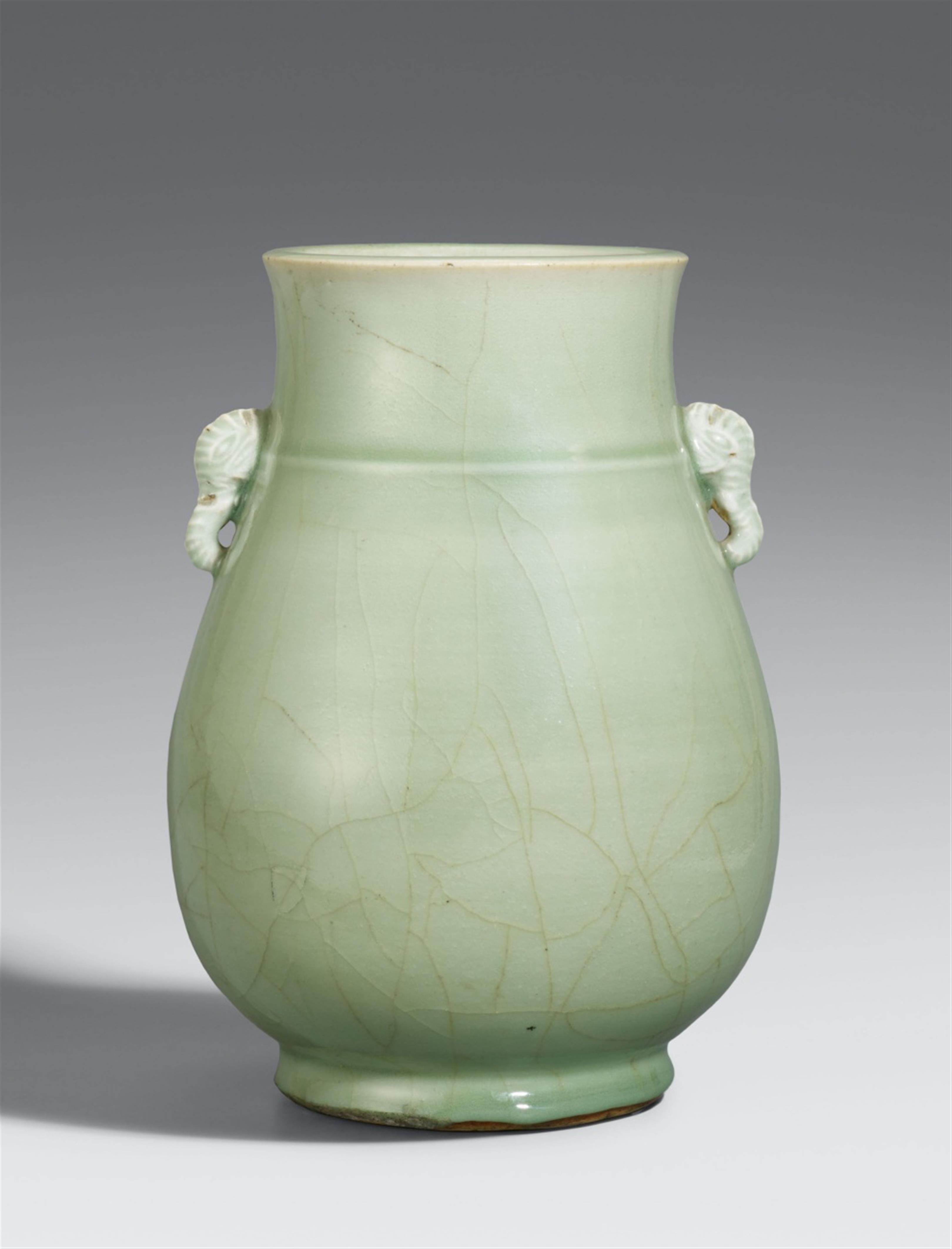 A celadon-glazed hu vase. Guangxu period (1874-1908) - image-1