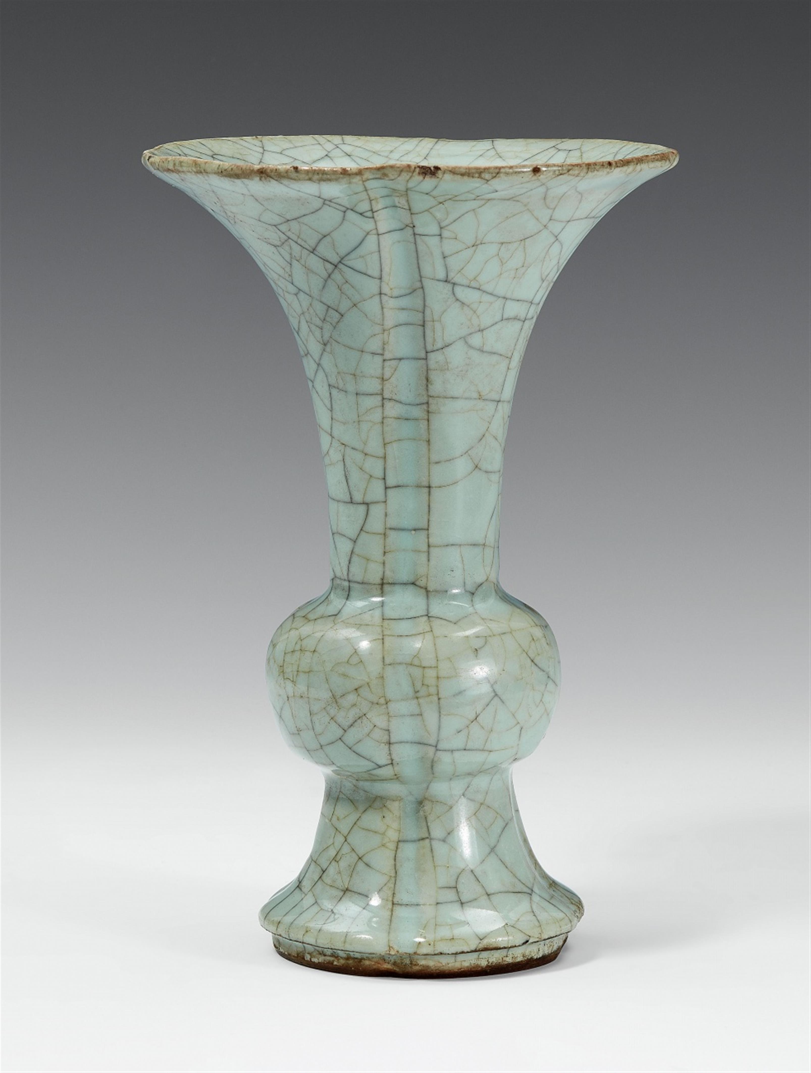 A gu-shaped vase. 19th/20th century - image-1