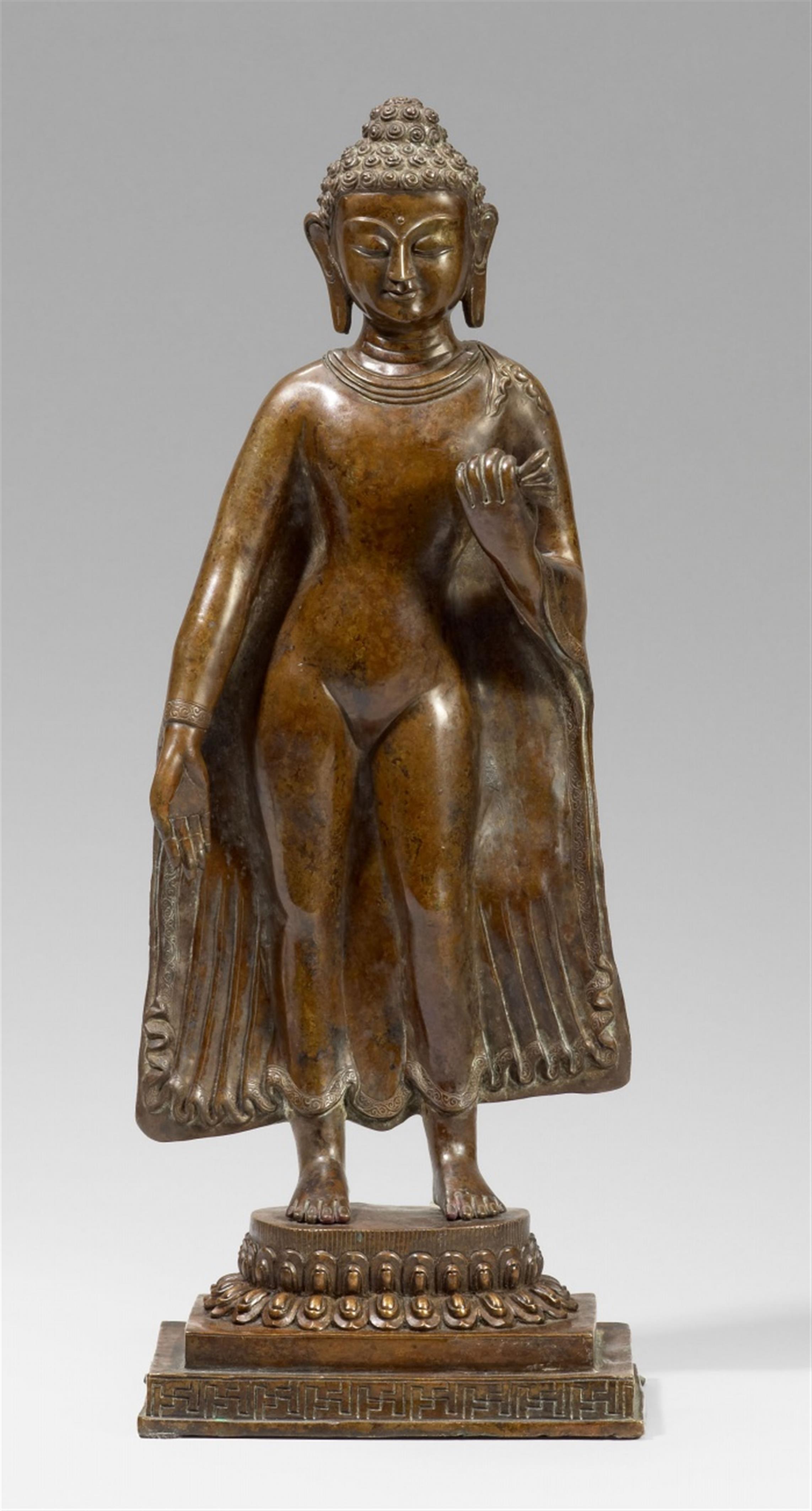 A Nepalese bronze figure of Buddha Shakyamuni. Early 19th century - image-1