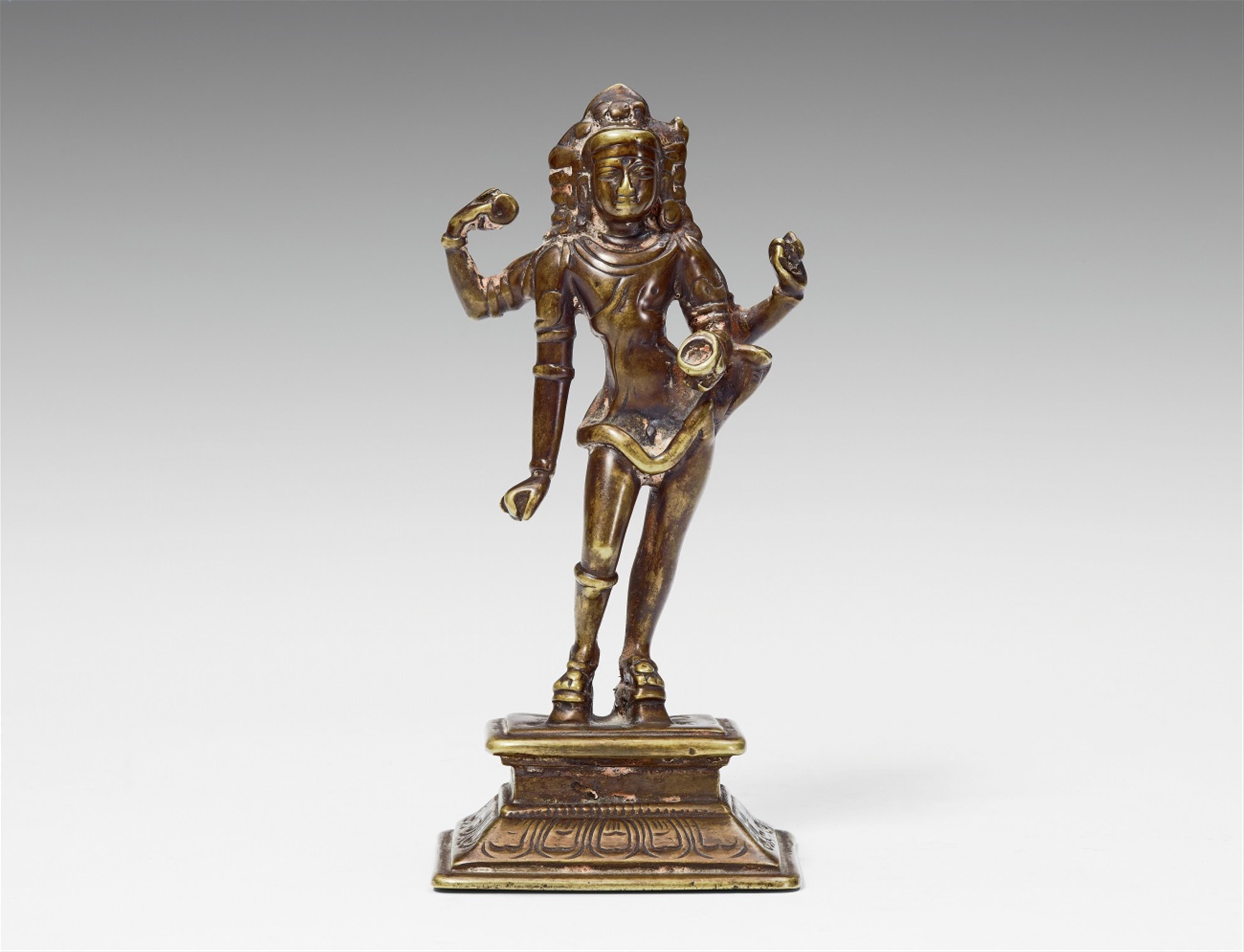 A South Indian copper alloy figure of Shiva Bhikshatana. Tamil Nadu. 16th/17th century - image-1